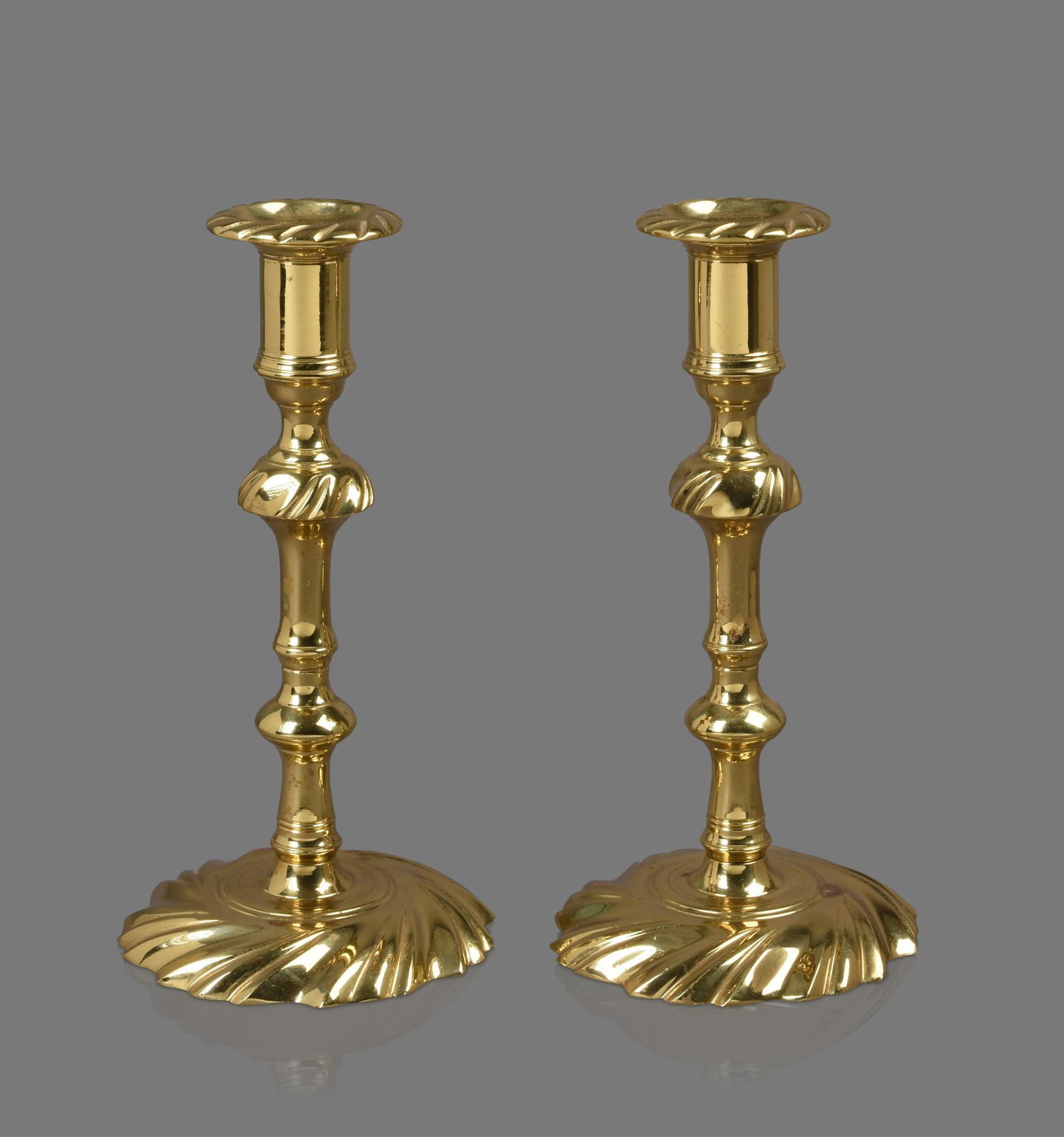 Pair of Colonial Williamsburg Queen Anne Style Brass Candlesticks. (1 of 4)