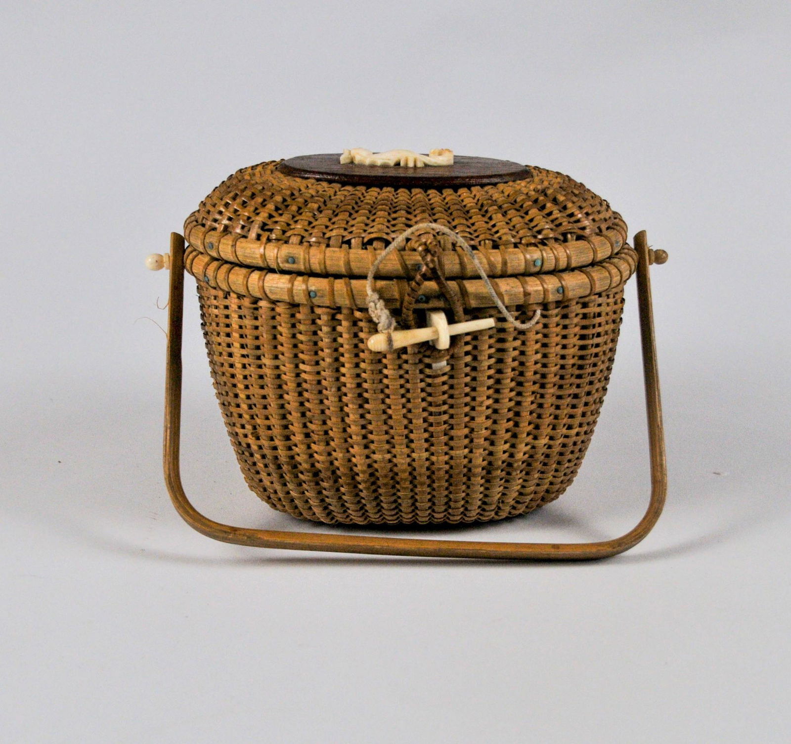 Vintage Nantucket Style Basket. (1 of 5)