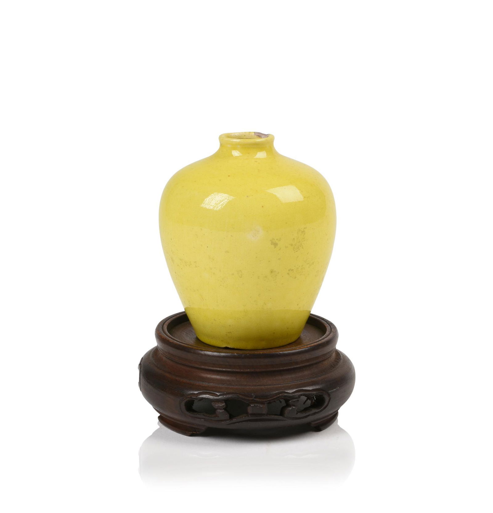 Early Chinese Vase in Yellow Glaze. (1 of 4)