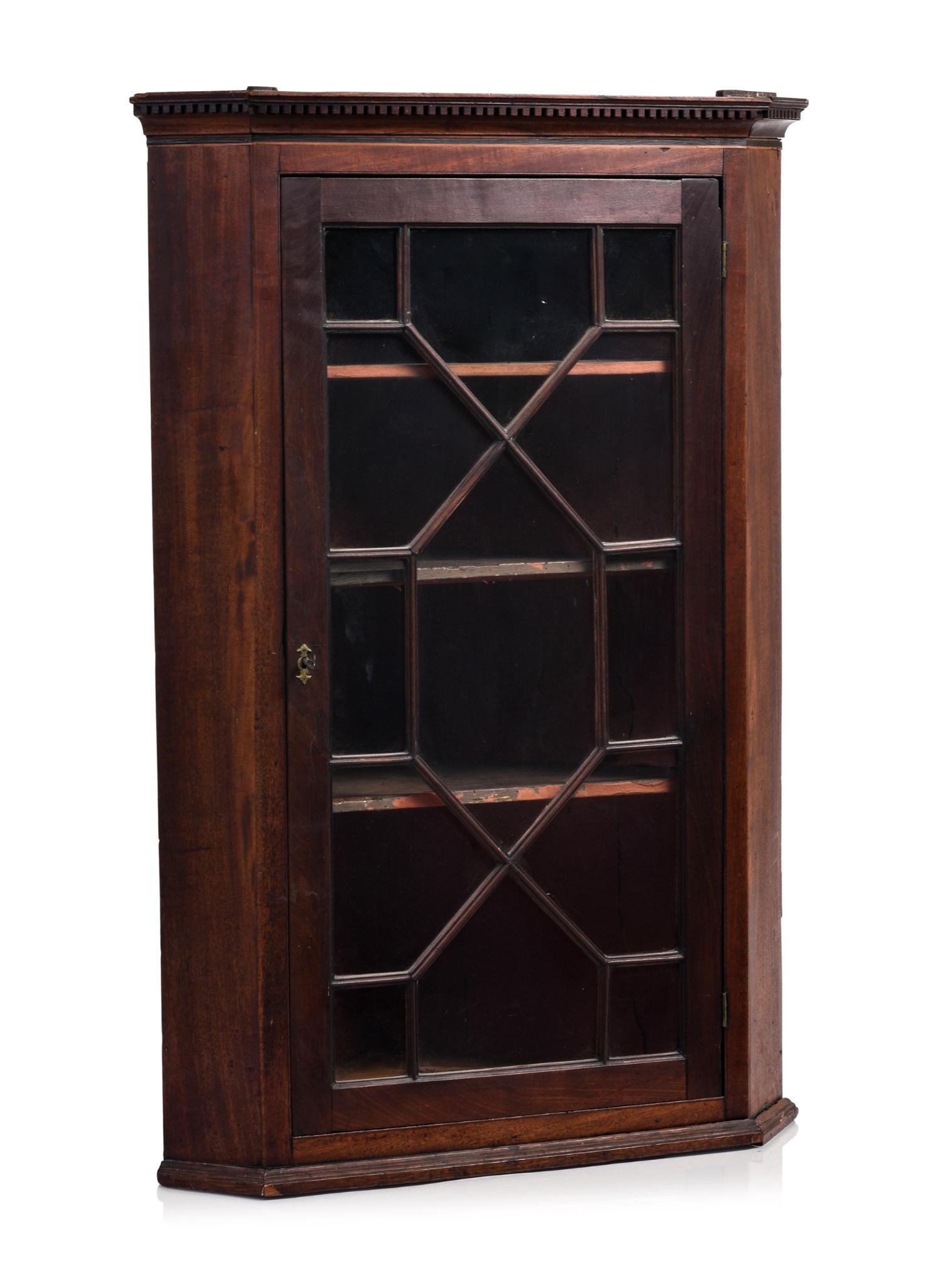 19th Century English Mahogany Hanging Corner Cupboard. (1 of 3)