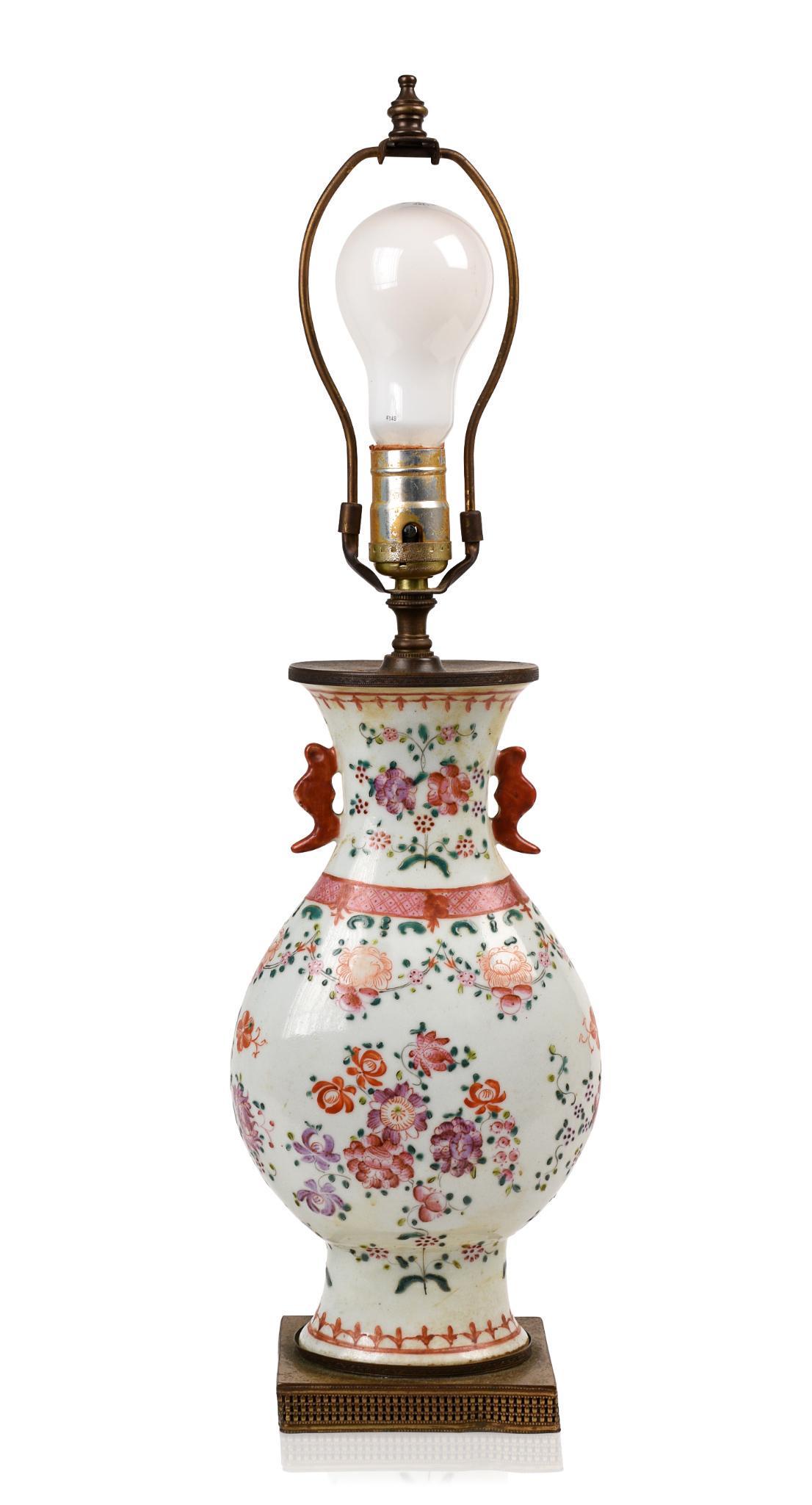 Chinese Export Porcelain Vase Table Lamp. (1 of 4)
