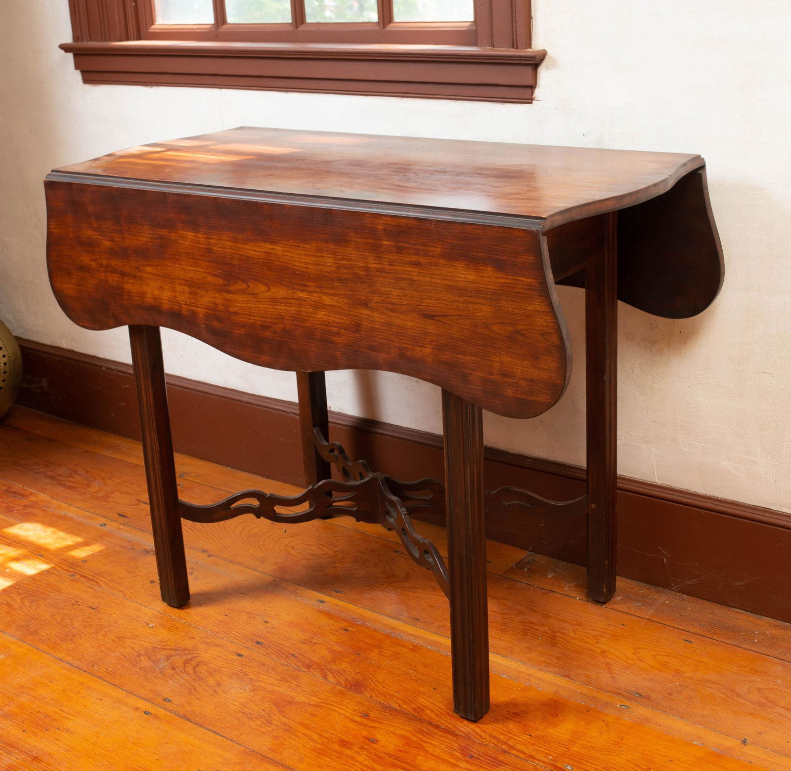 CHERRY CHIPPENDALE PEMBROKE TABLE . (1 of 3)