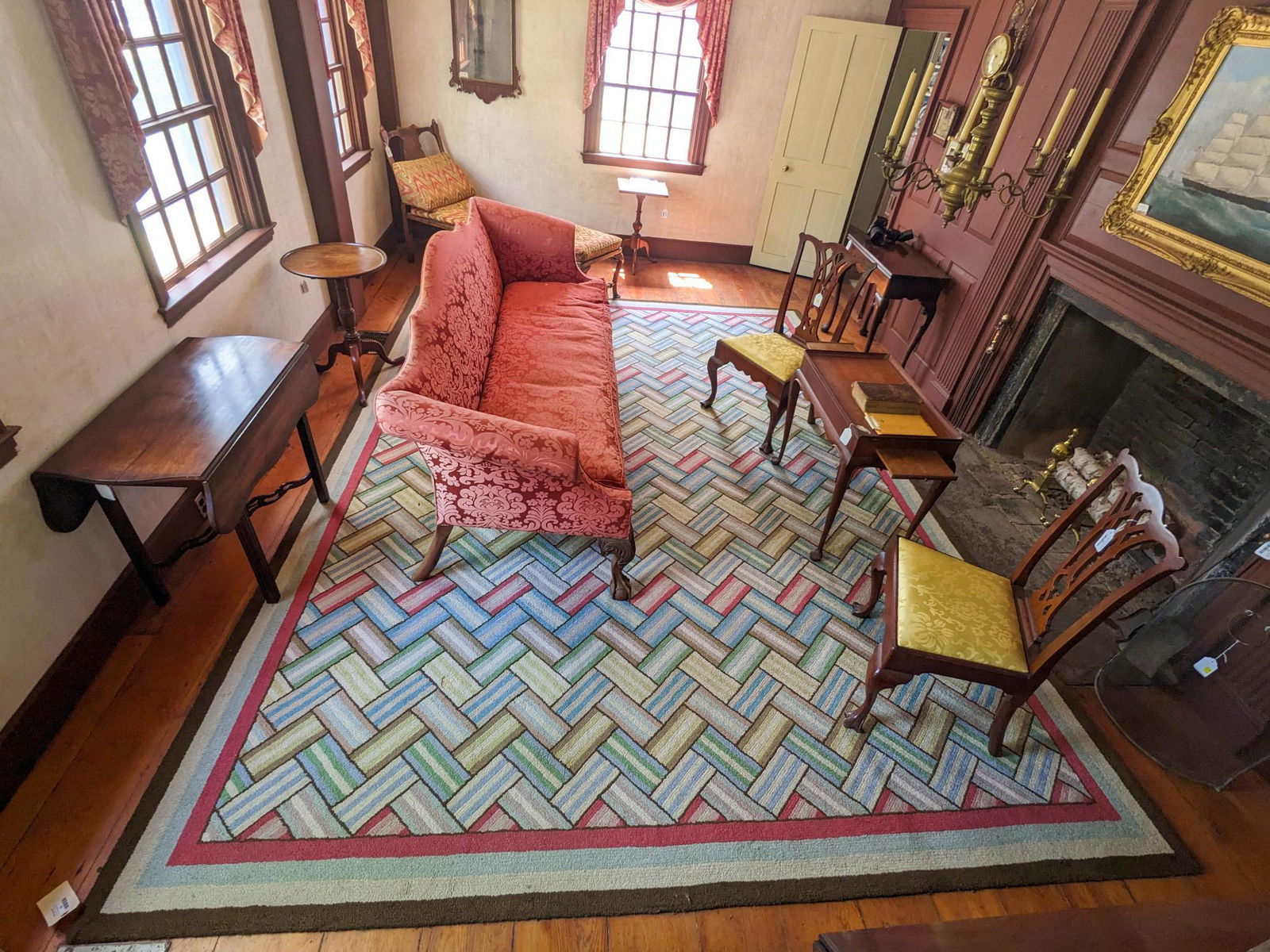 EDWARD FIELDS ROOM SIZE RUG WITH GEOMETRIC PATTERN.: 9'11" wide, 13'6" long. Provenance: gifted by Edward Fields to sales rep Mary Ann Dykes. CONDITION: In good condition with light wear.