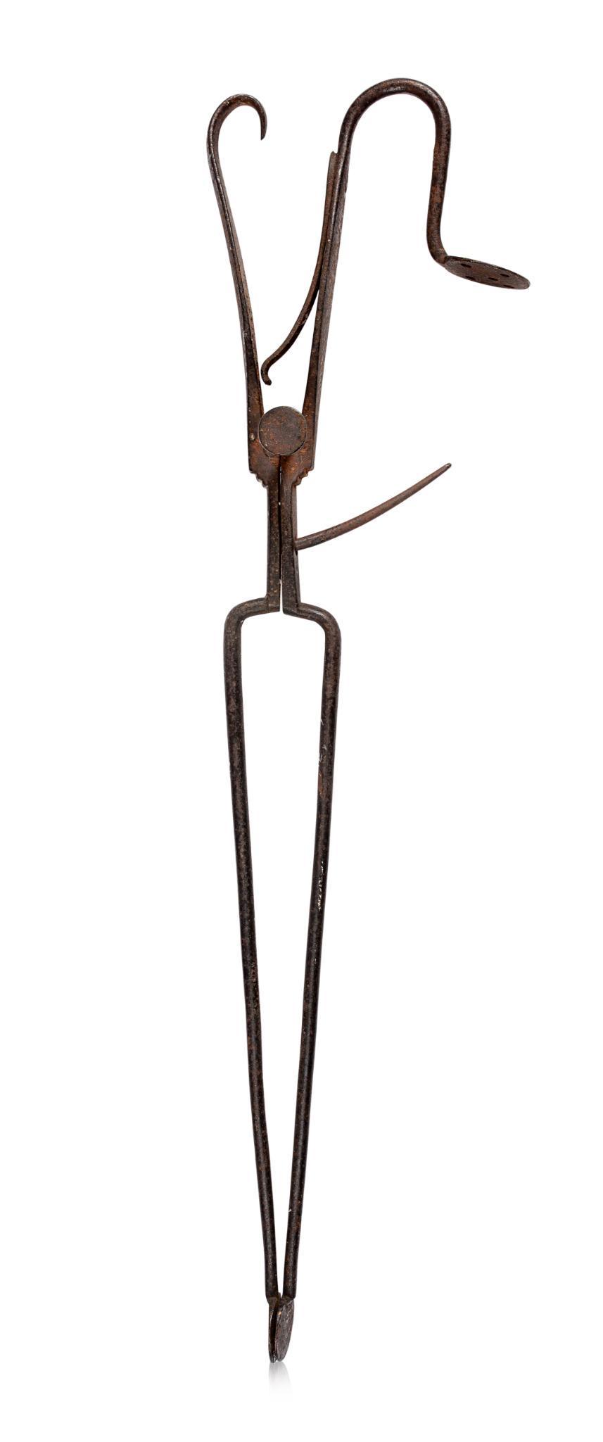 EIGHTEENTH CENTURY AMERICAN WROUGHT IRON PIPE TONGS. (1 of 2)