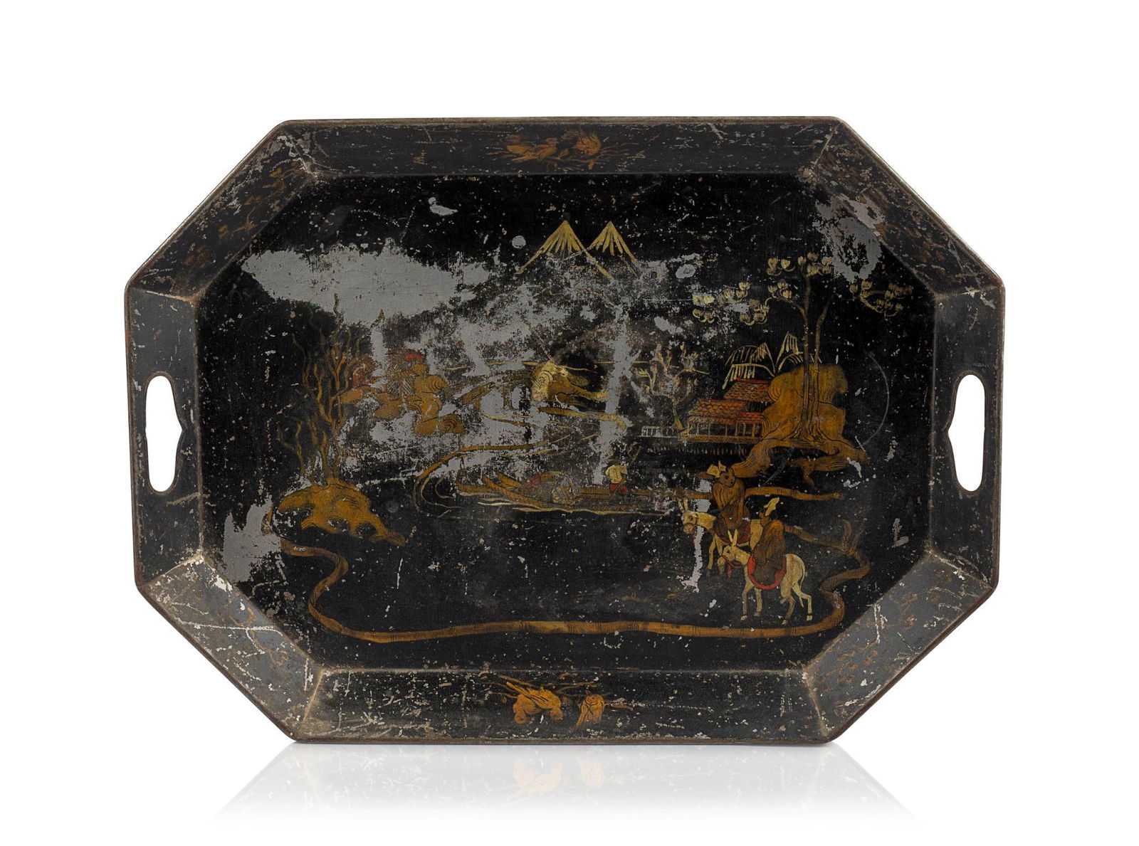 OCTAGONAL TOLEWARE TRAY WITH CHINOISERIE DECORATION. (1 of 2)