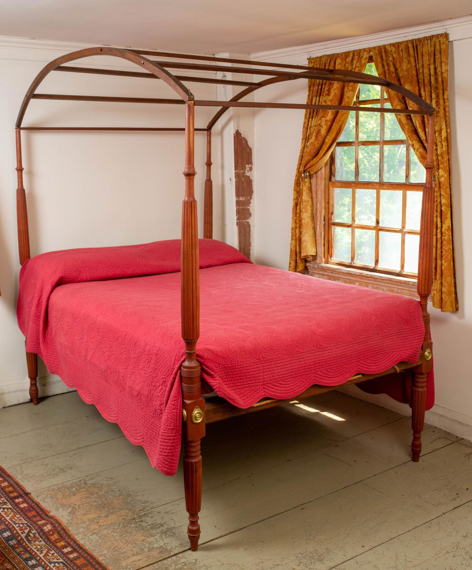 BIRCH SHERATON CANOPY TOP BED. (1 of 2)