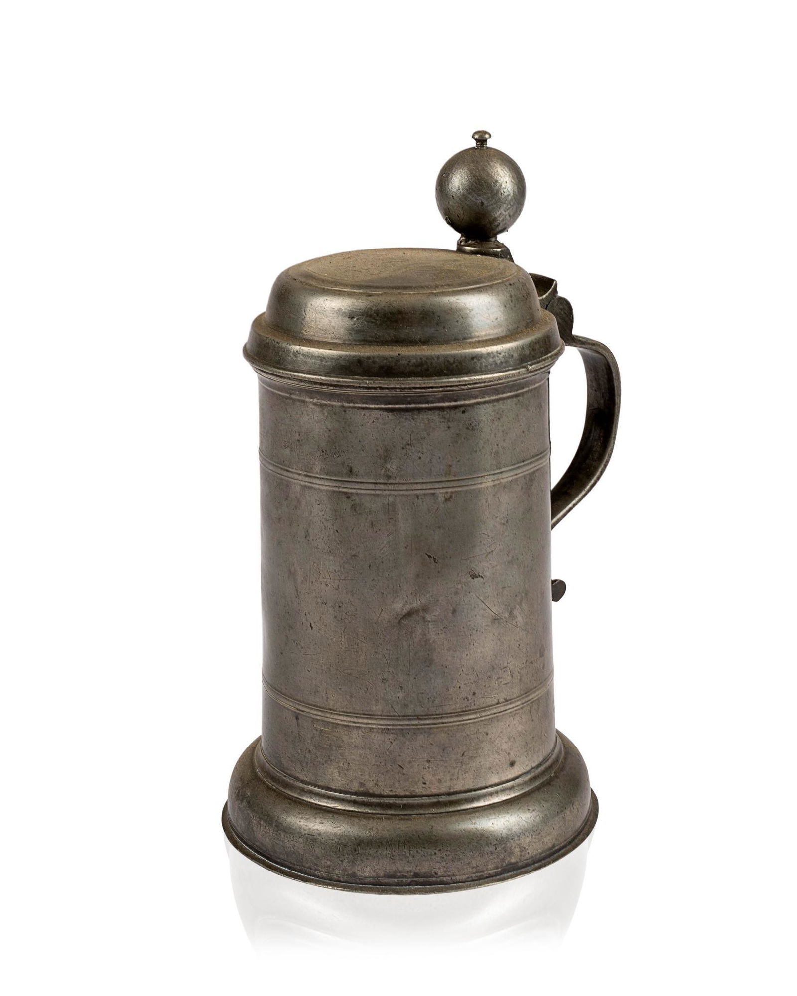 PEWTER TANKARD WITH ENGRAVED INITIALS. (1 of 6)