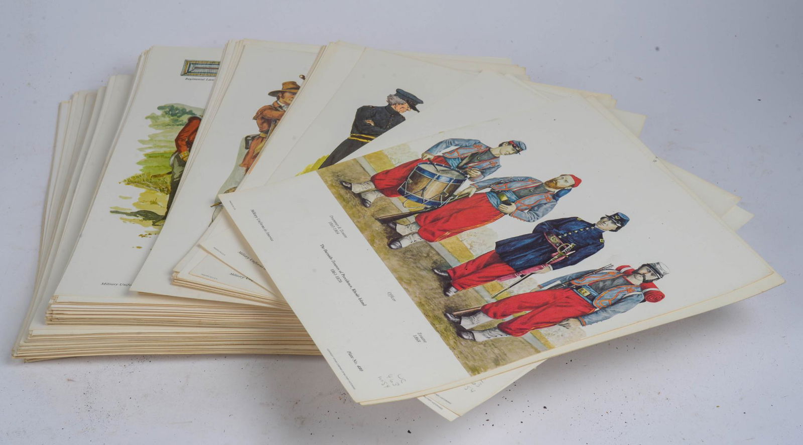 LARGE COLLECTION OF MILITARY UNIFORMS IN AMERICA PRINTS. (1 of 1)