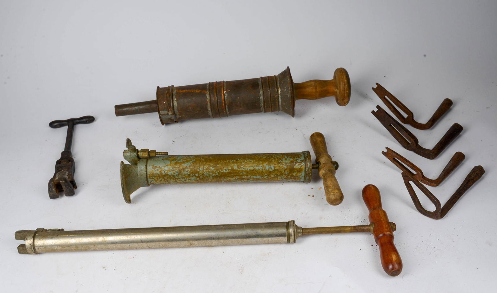 GROUP OF 19TH AND EARLY 20TH CENTURY TOOLS (1 of 1)