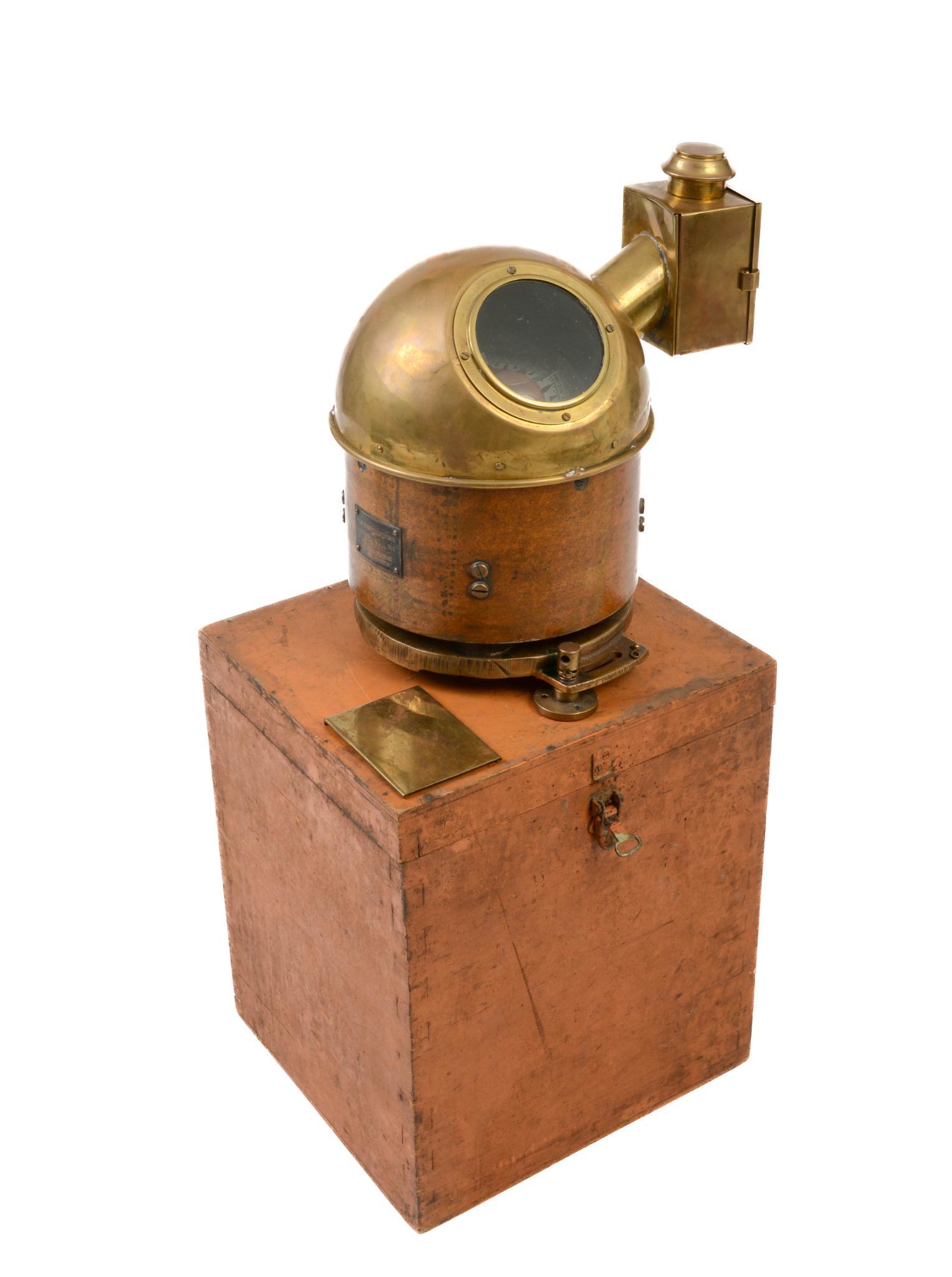 Schiffselektronik Cased Ship Binnacle. (1 of 3)