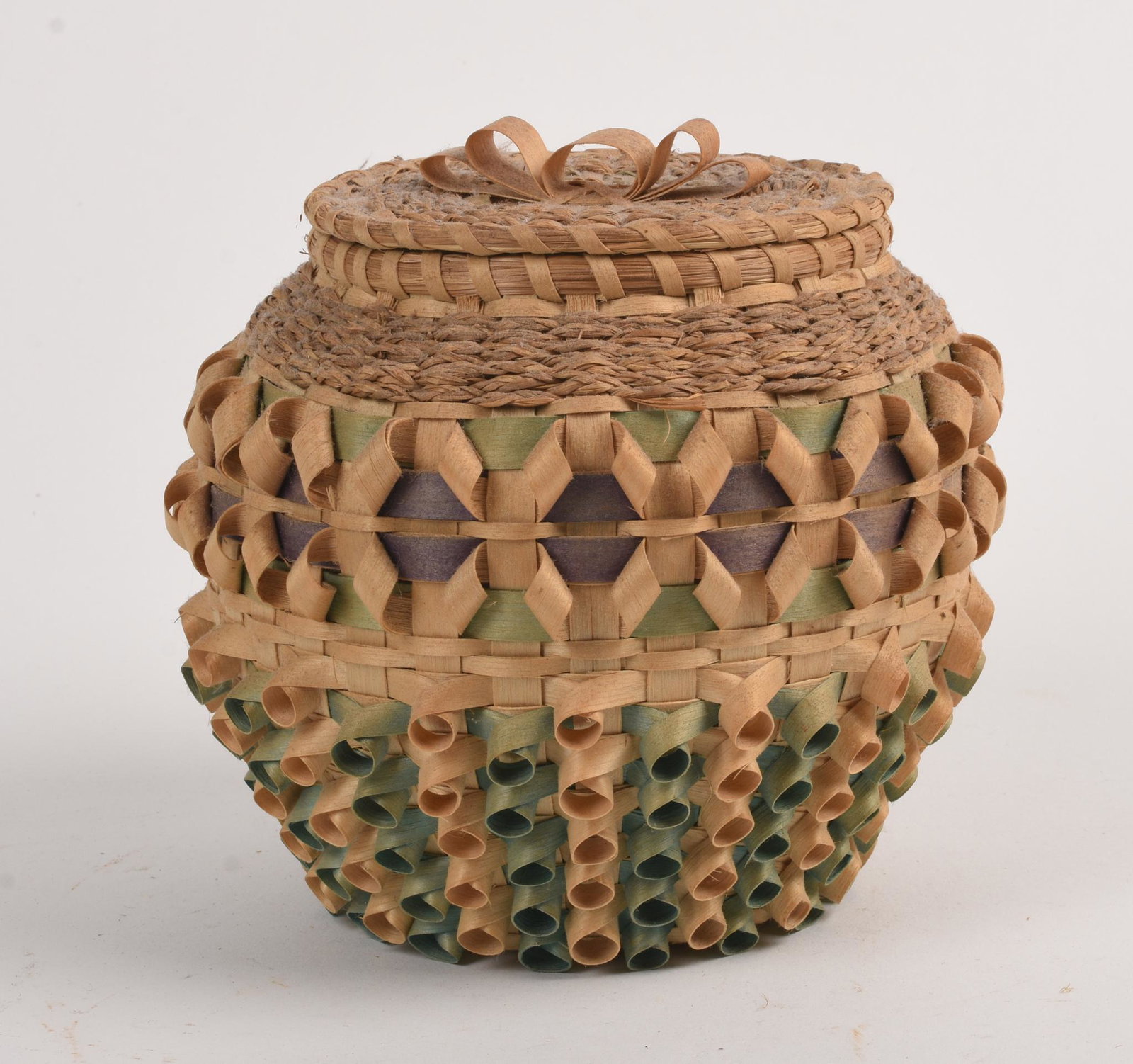 Clara Neptune Keezer Wabanaki Woven Basket.: Passamaquoddy. Height 6.5 inches, diameter 5 inches.