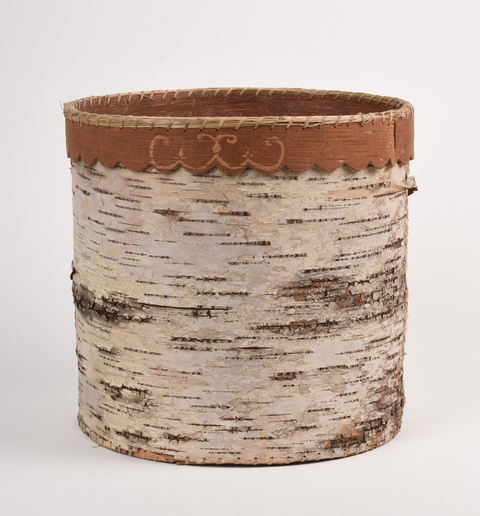Butch Phillips Birch Bark Basket. (1 of 7)