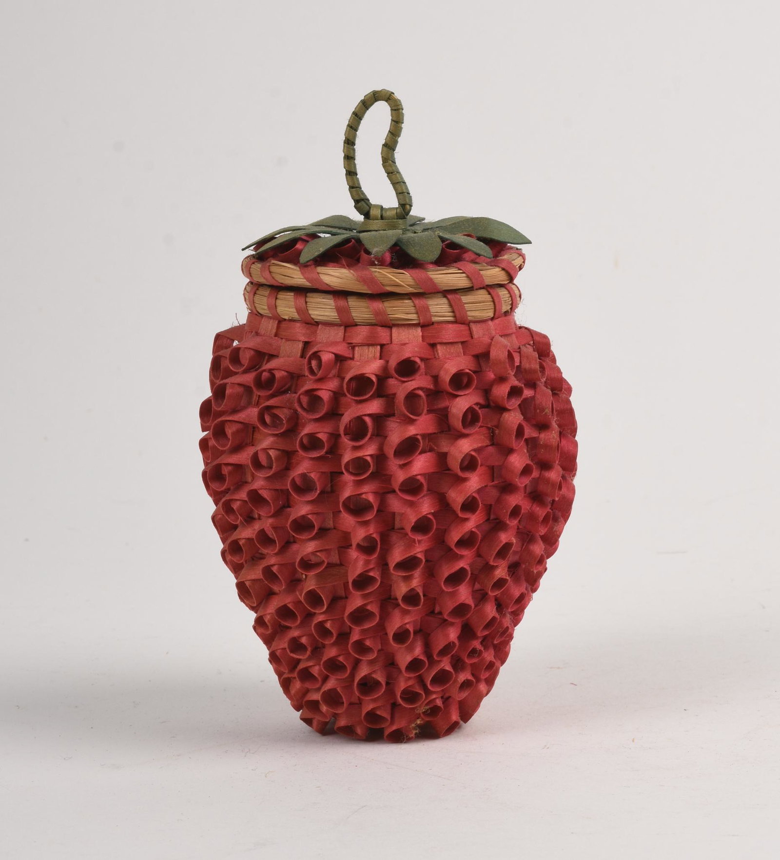 Clara Neptune Keezer Wabanaki Woven Basket.: Strawberry design. Length 5 inches.