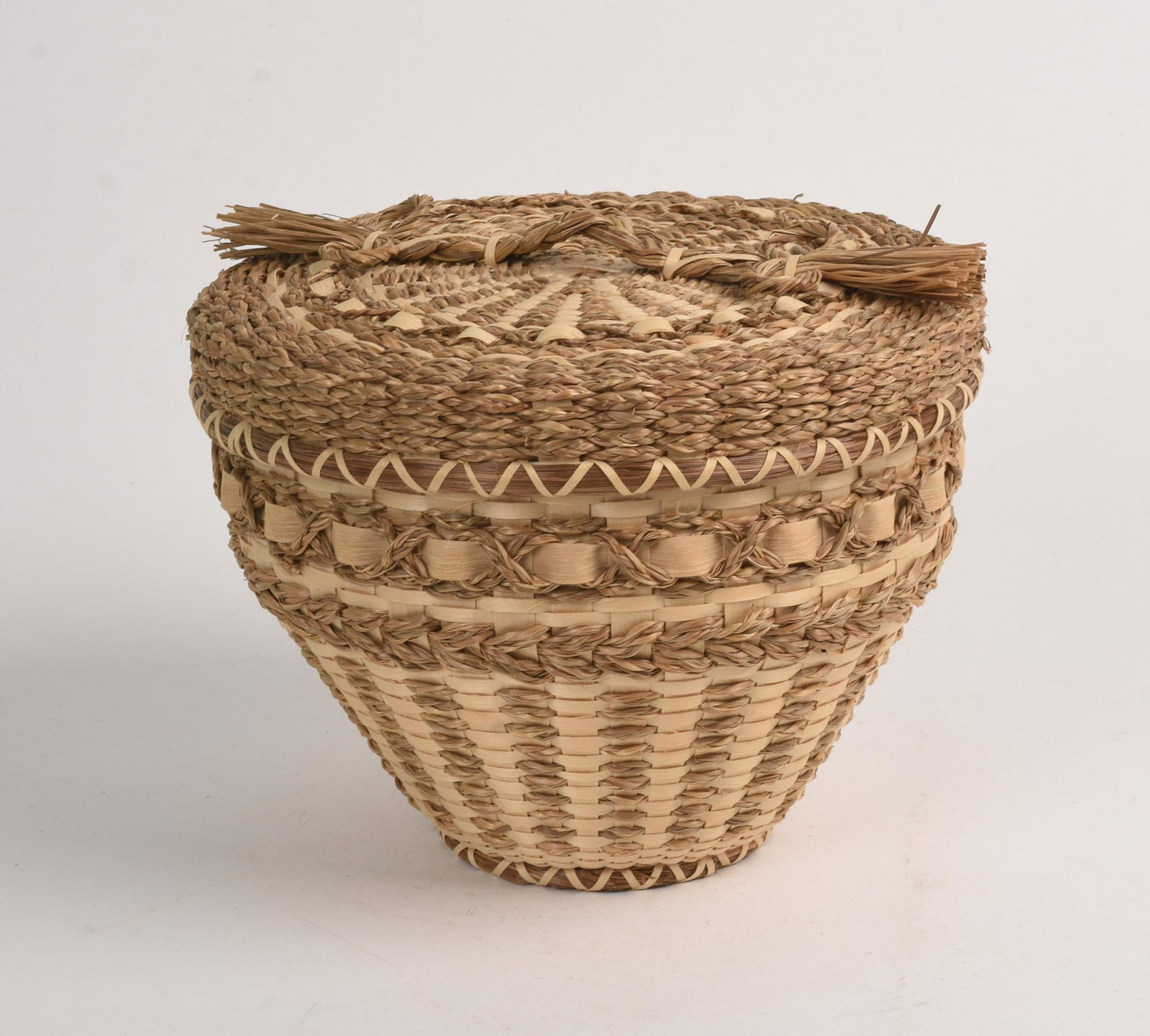 Caron Shay Wabanaki Woven Basket.: Penobscot. With cover. Height 5.75 inches.