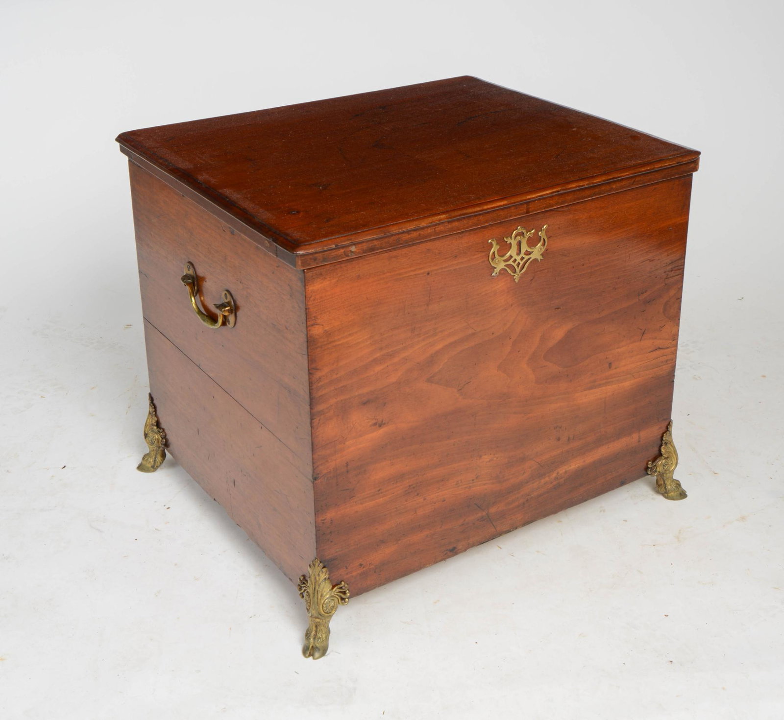 19th Century Mahogany Cellarette.: Height 19 inches, width 22 inches, depth 18 inches.