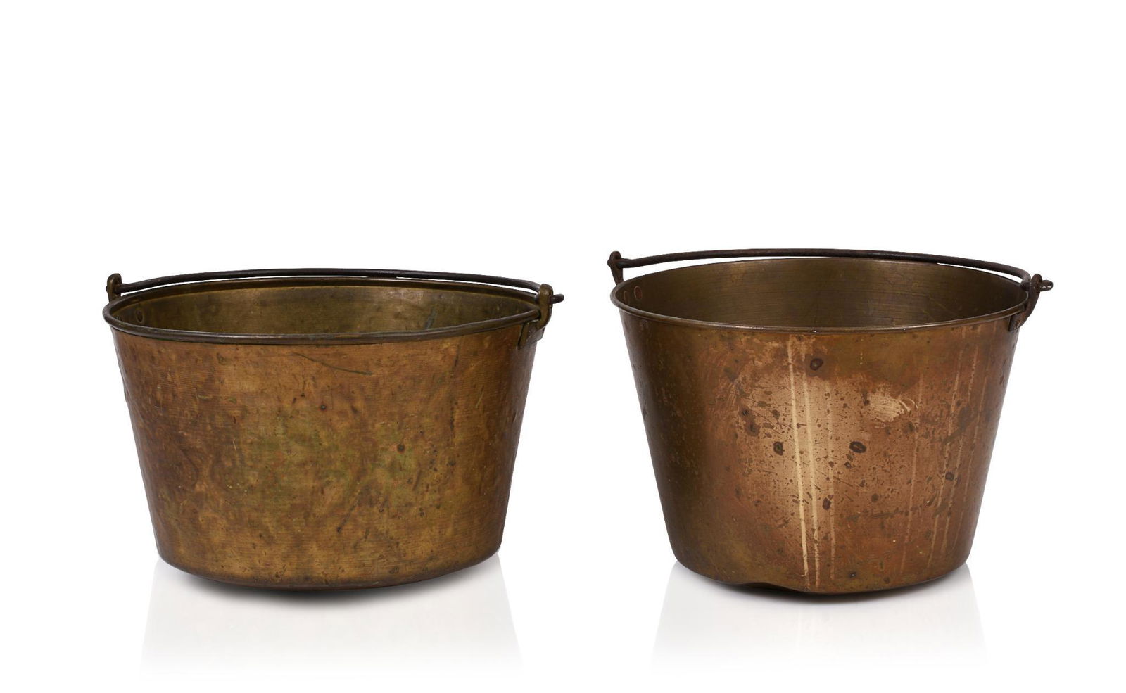 Two Large Brass Apple Butter Buckets. (1 of 4)