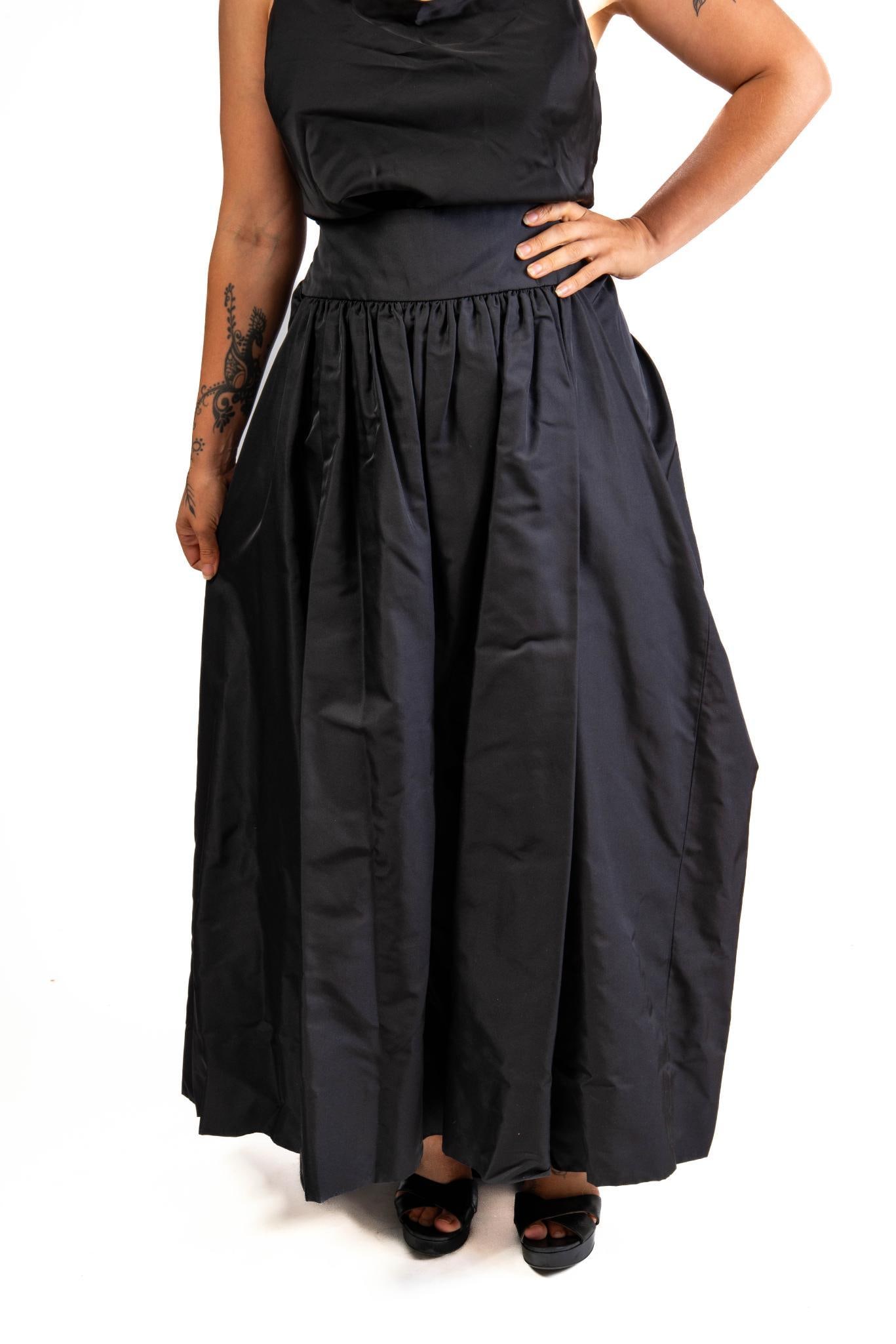 Vivienne Westwood Special Taffeta Long Skirt, 10: Size 10, Black, Pleated Backing, Full Skirt CONDITION:These are used articles, and may exhibit minor stains, wear, slight odors, and other minor defects. We have attempted to show any major damage in