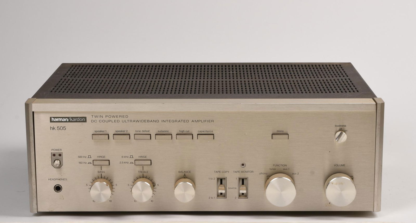Harmon/Kardon HK 505 Stereo Amplifier. (1 of 6)
