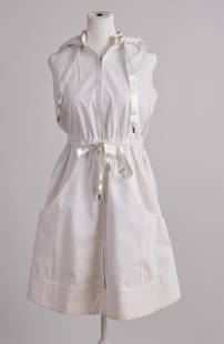 Alexis Mabille White Cotton Zipper Front Sleeveless Long Vest, 40: Size 40, Hooded CONDITION:These are used articles, and may exhibit minor stains, wear, slight odors, and other minor defects. We have attempted to show any major damage in photographs and note it in t