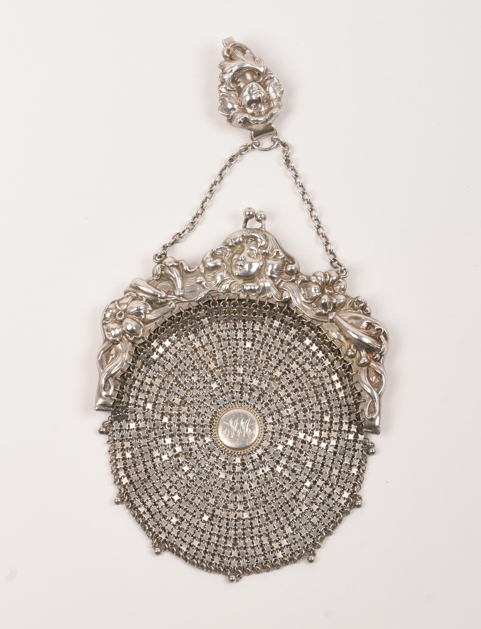 Art Nouveau Sterling Silver Coin Purse. (1 of 3)