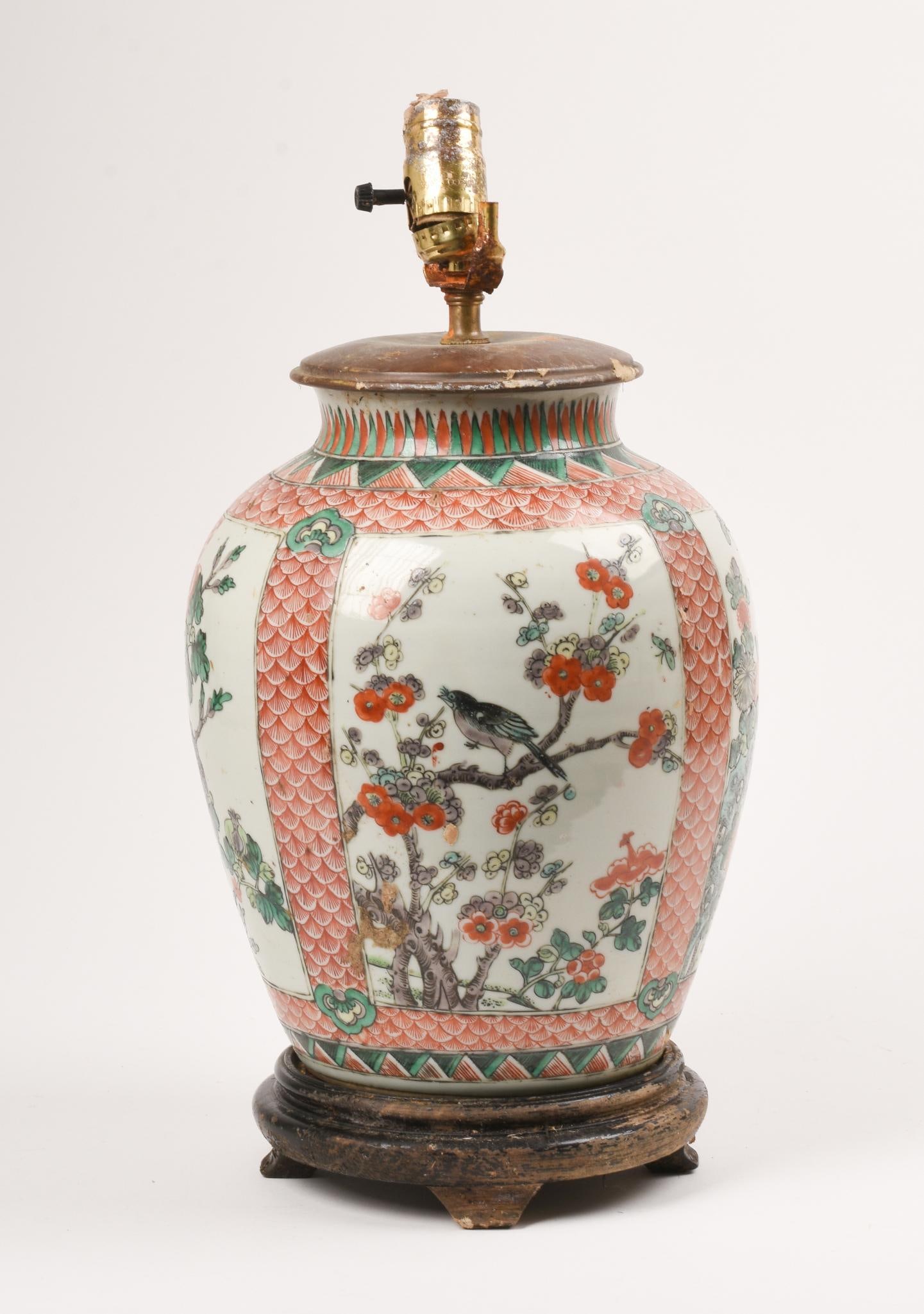 Large Chinese Ceramic Lamp. (1 of 3)