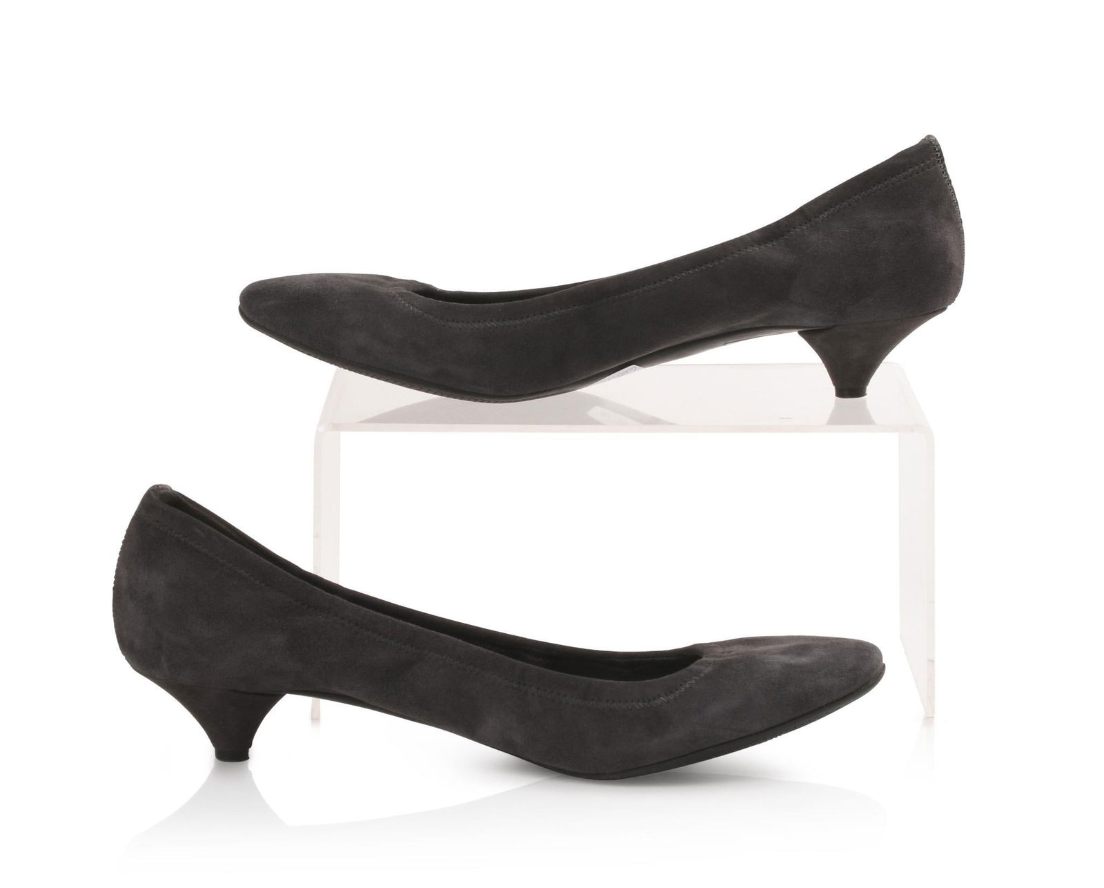 GREY SUEDE PRADA KITTEN HEELS.: Size 38 1/2. Condition very good.