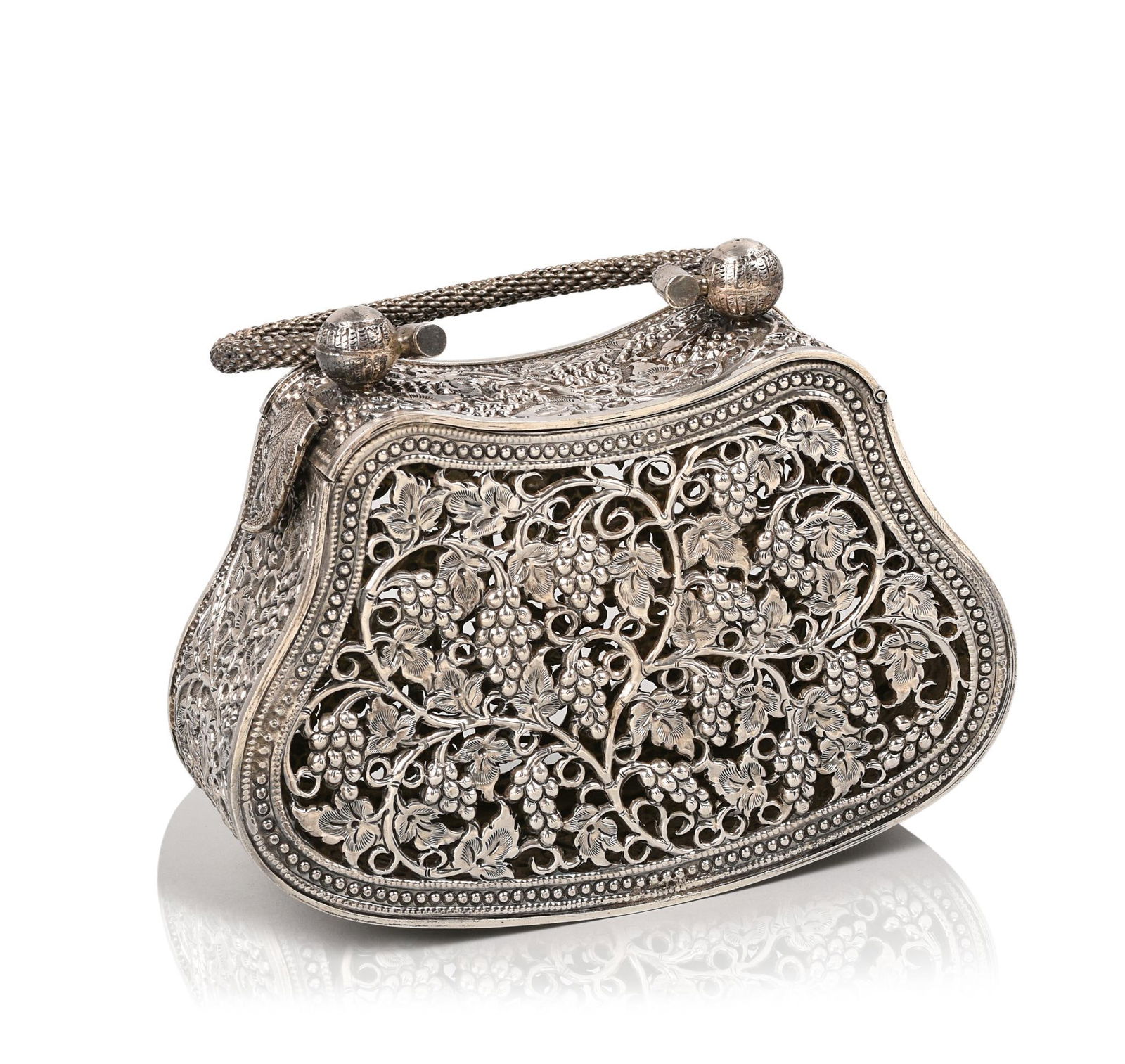 STRAITS CHINESE REPOUSSE SILVER PURSE (1 of 6)