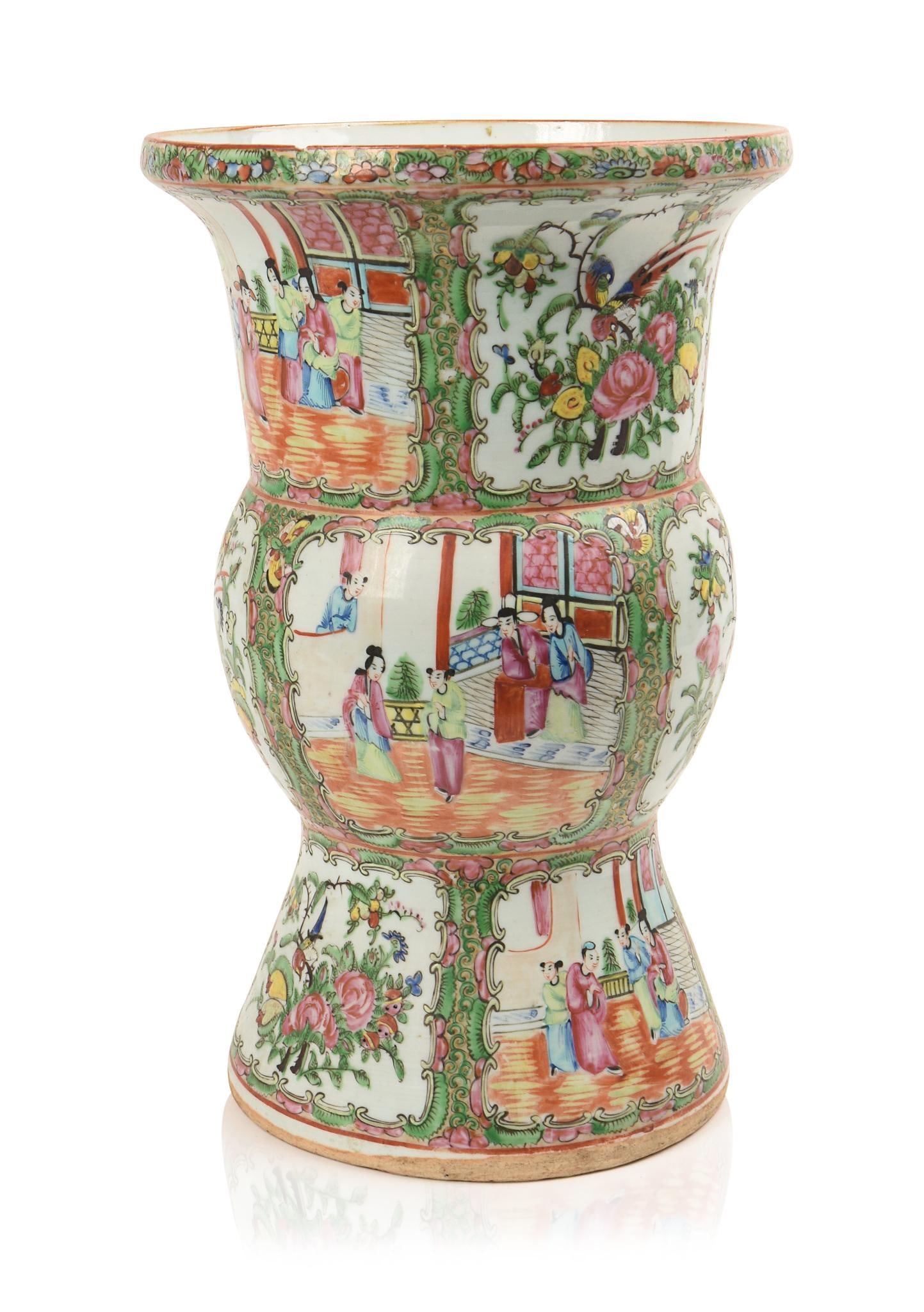 LARGE CHINESE ROSE MEDALLION VASE. (1 of 7)