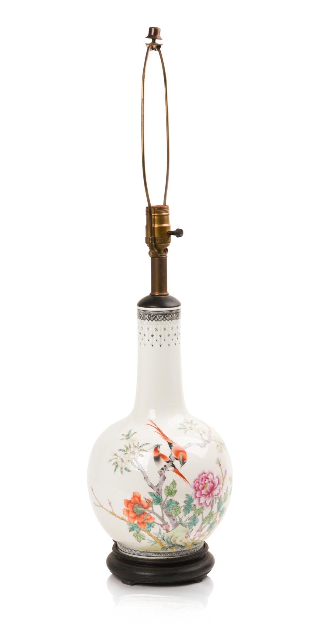 CHINESE VASE LAMP MOUNTED ON WOOD BASE (1 of 4)