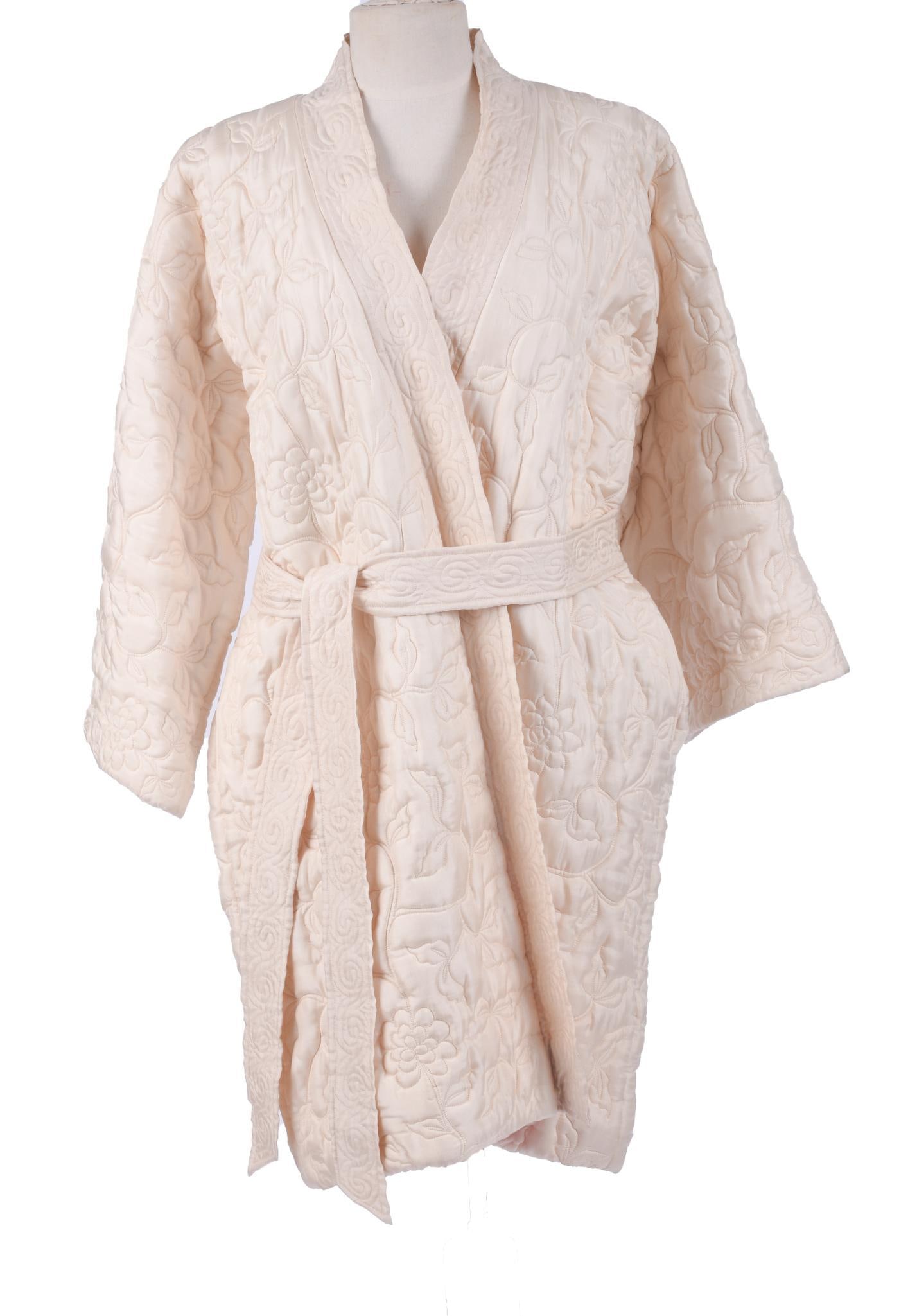DYNASTY QUILTED WHITE SILK BELTED JACKET SIZE LARGE (1 of 5)
