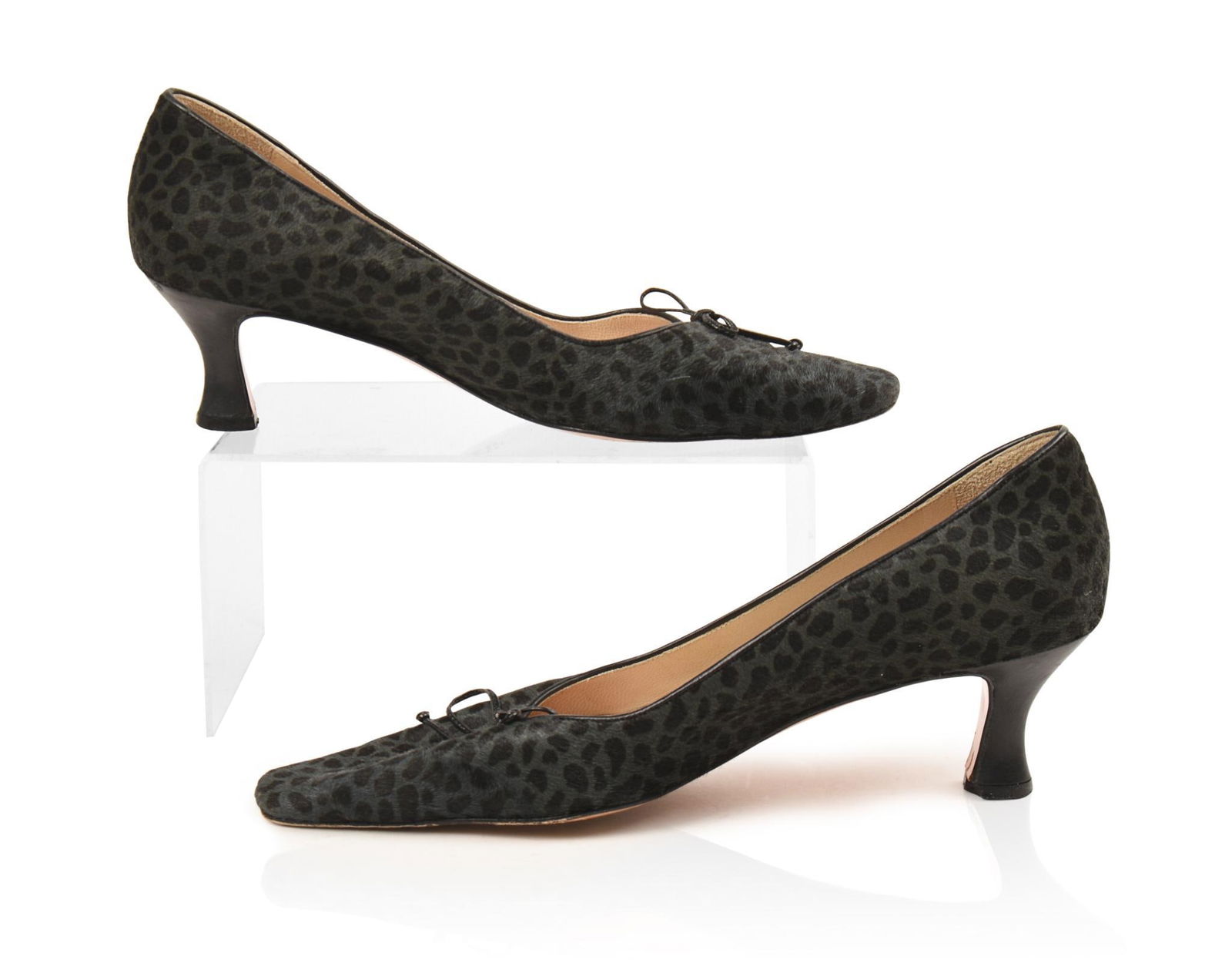 EMMA HOPE LONDON COURT PUMPS. (1 of 5)