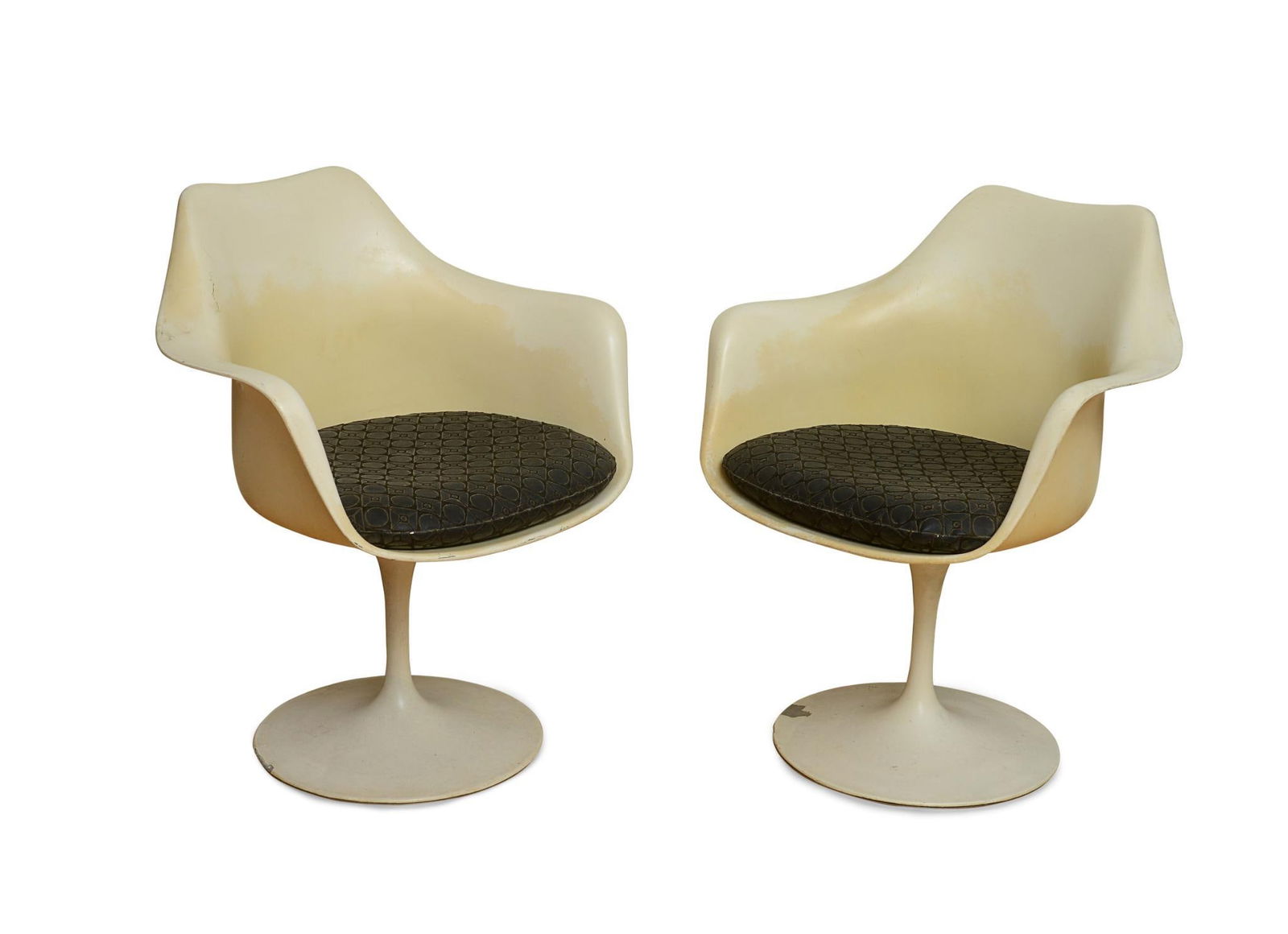 Pair of Eero Saarinen for Knoll Tulip Chairs. (1 of 4)