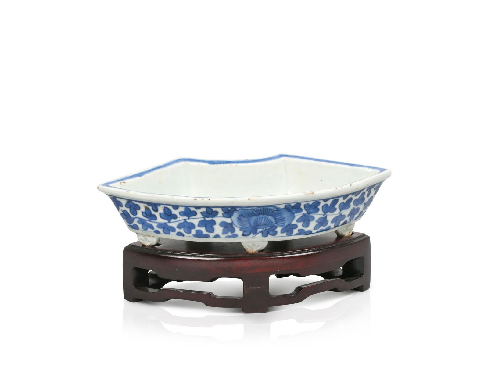 CHINESE BLUE AND WHITE FOOTED PORCELAIN BOWL (1 of 5)