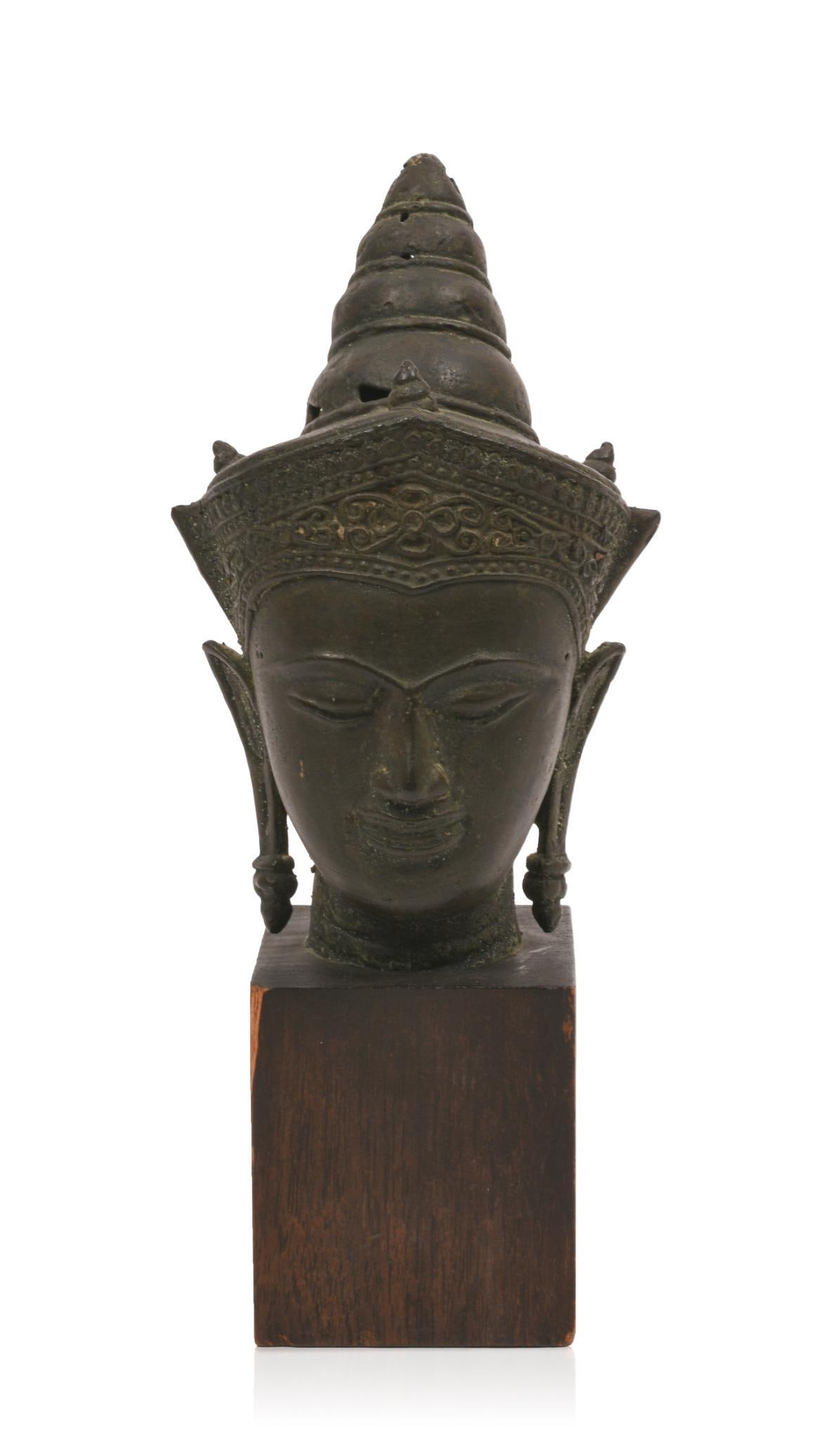 THAI BRONZE BUDDHA HEAD: Height 10 inches.