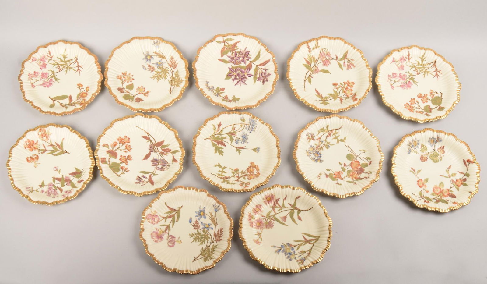 COLLECTION OF ROYAL WORCESTER DISHES. (1 of 8)