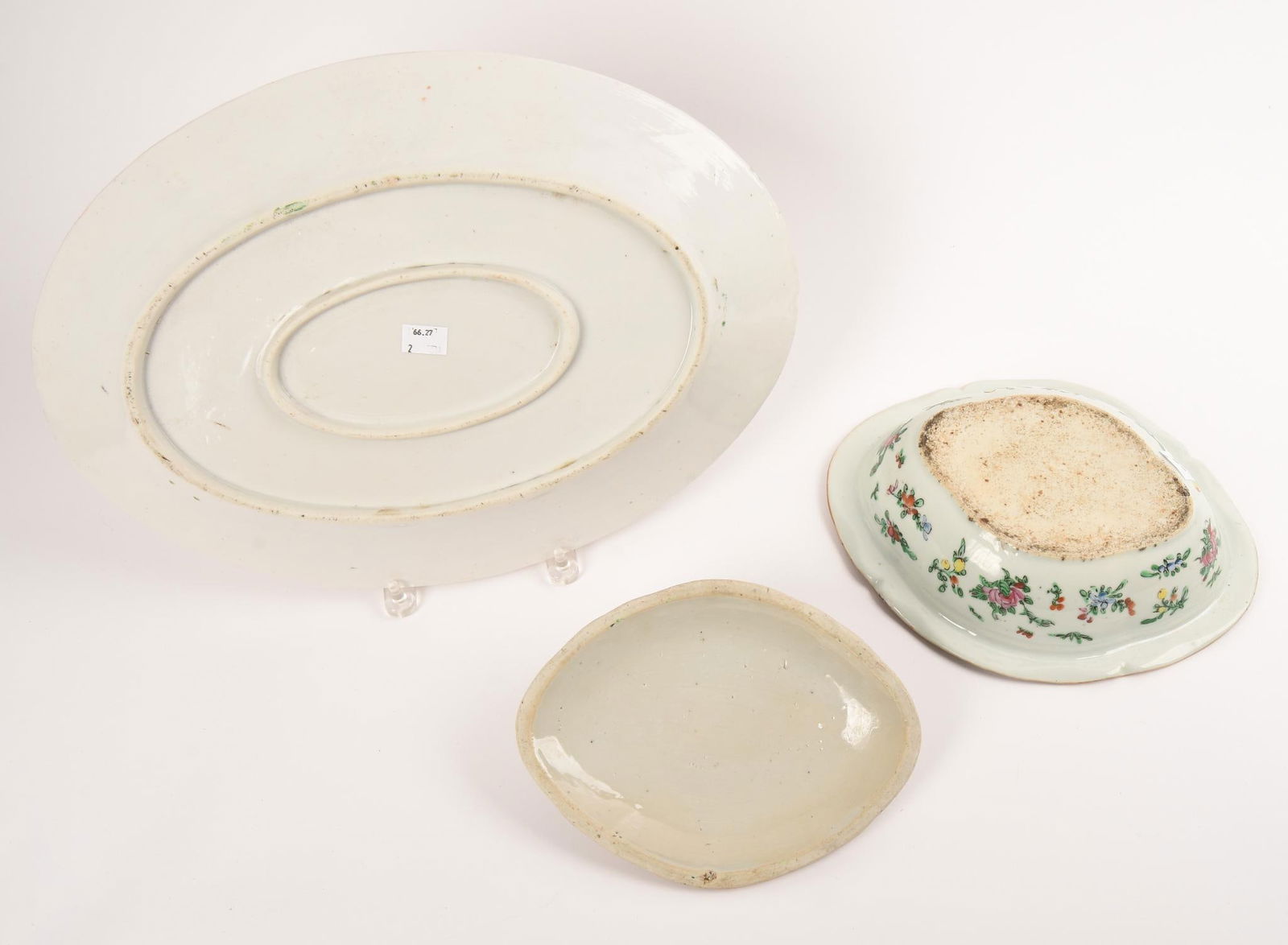 Two Rose Medallion Serving Pieces. (1 of 6)