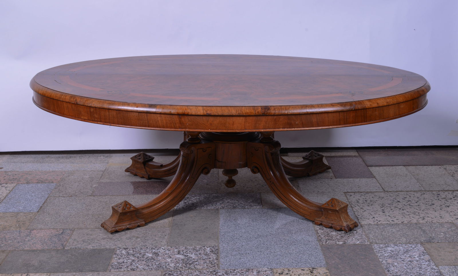 Inlaid Wood Oval Coffee Table. (1 of 4)