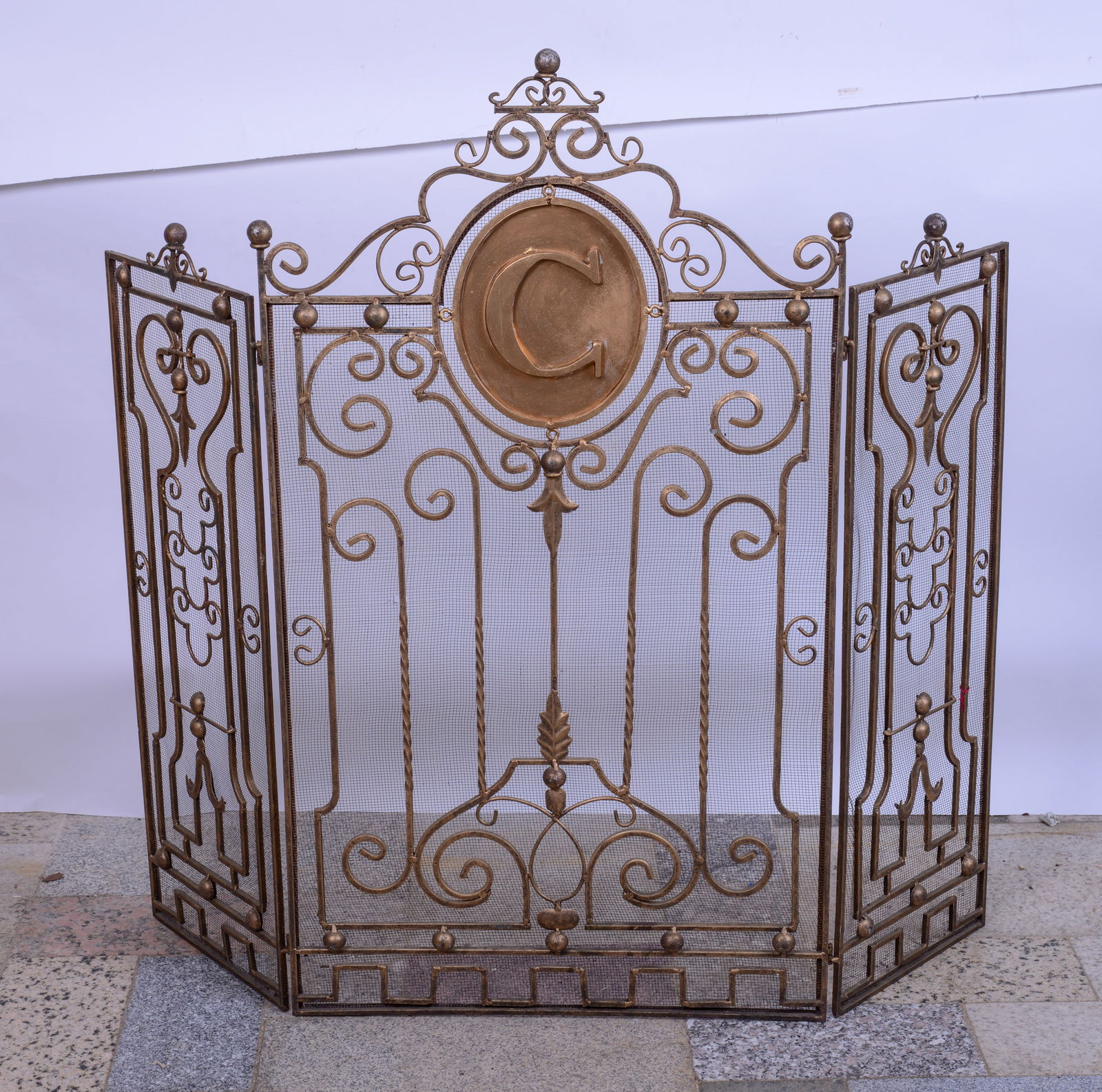 Gilt Metal Fireplace Screen. (1 of 2)