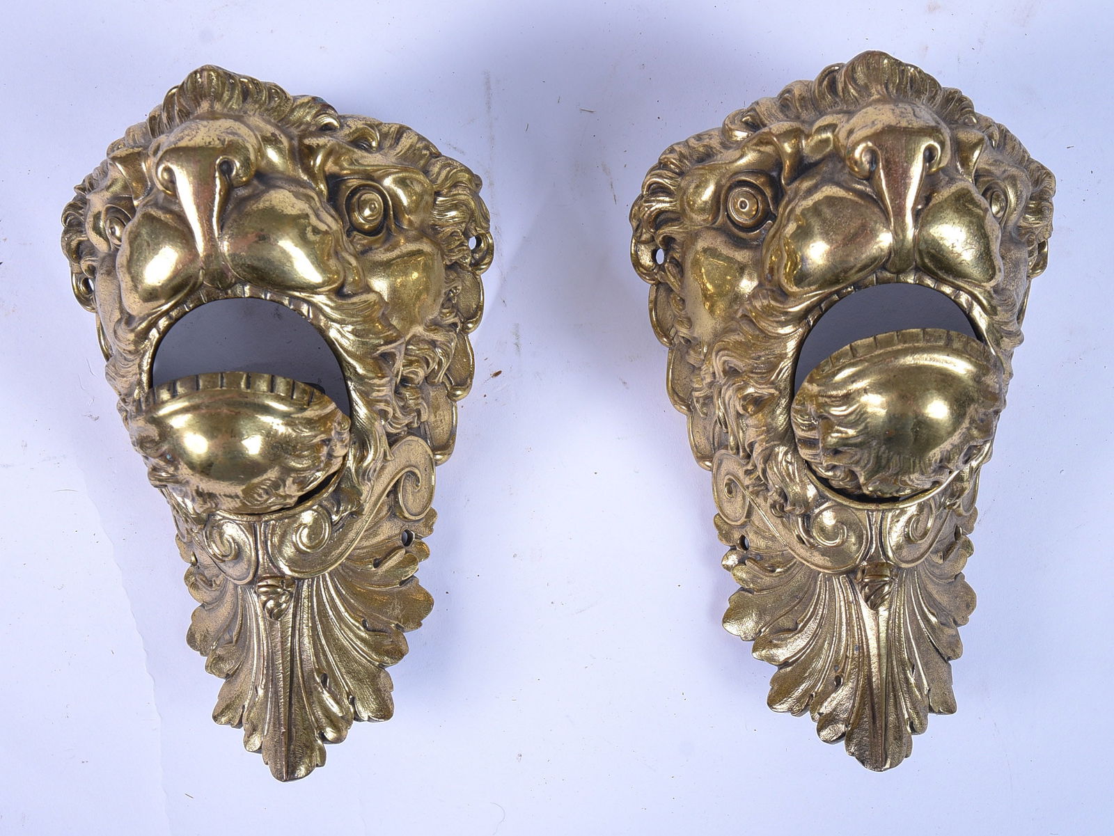 Pair of Brass Lion Pool Table Pockets. (1 of 4)