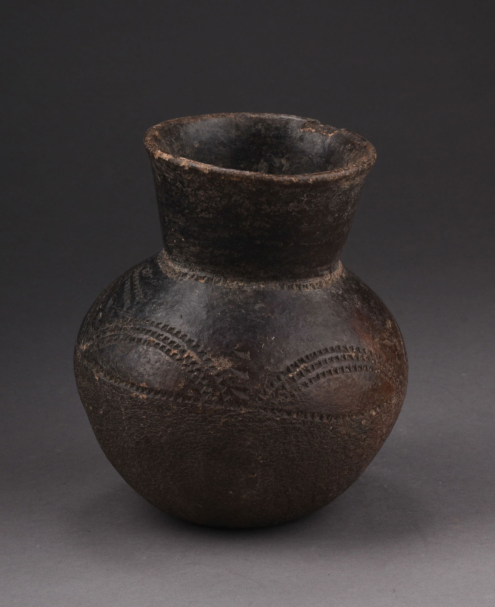 EARLY CLAY VESSEL (1 of 5)