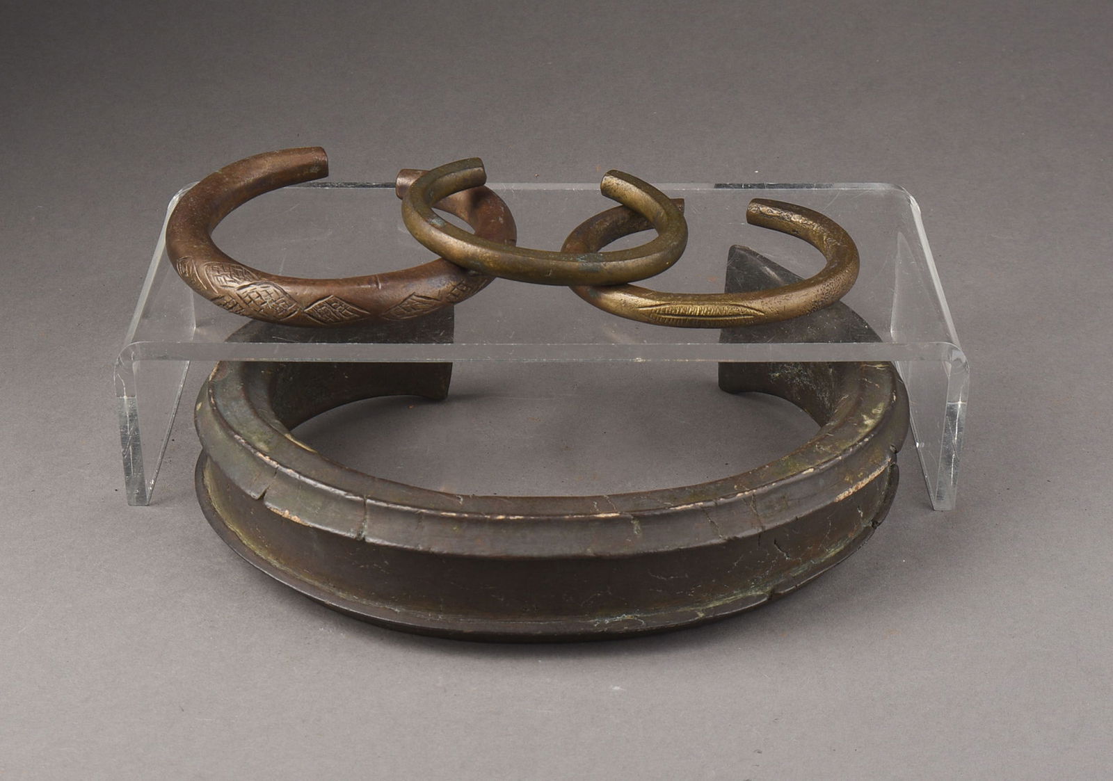 CEREMONIAL COLLAR AND BRACELETS BRONZE (1 of 3)