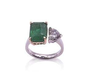 18K Two Tone Gold Natural Emerald Beryl and Diamond Ring