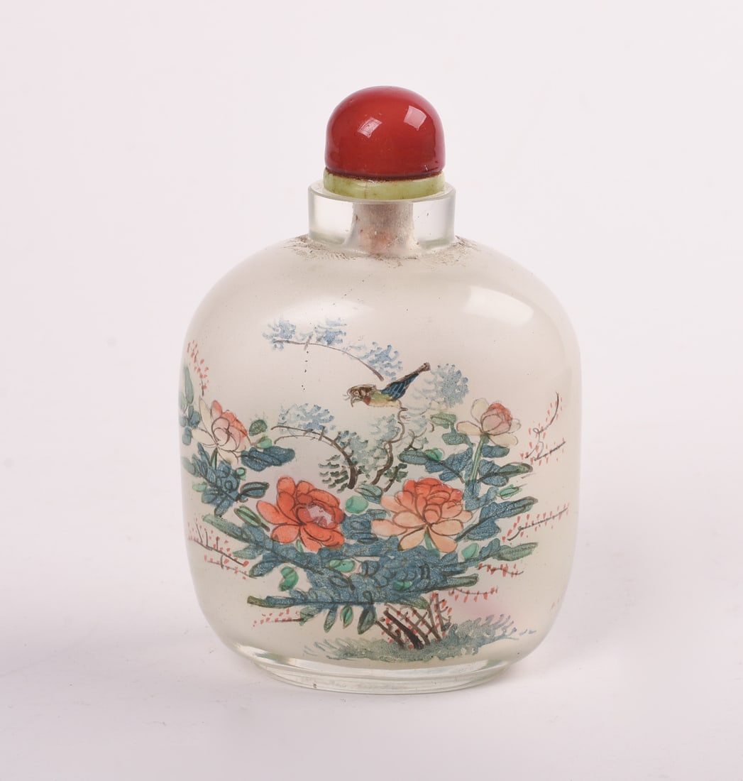 Large Chinese Reverse Painted Glass Snuff Bottle (1 of 4)