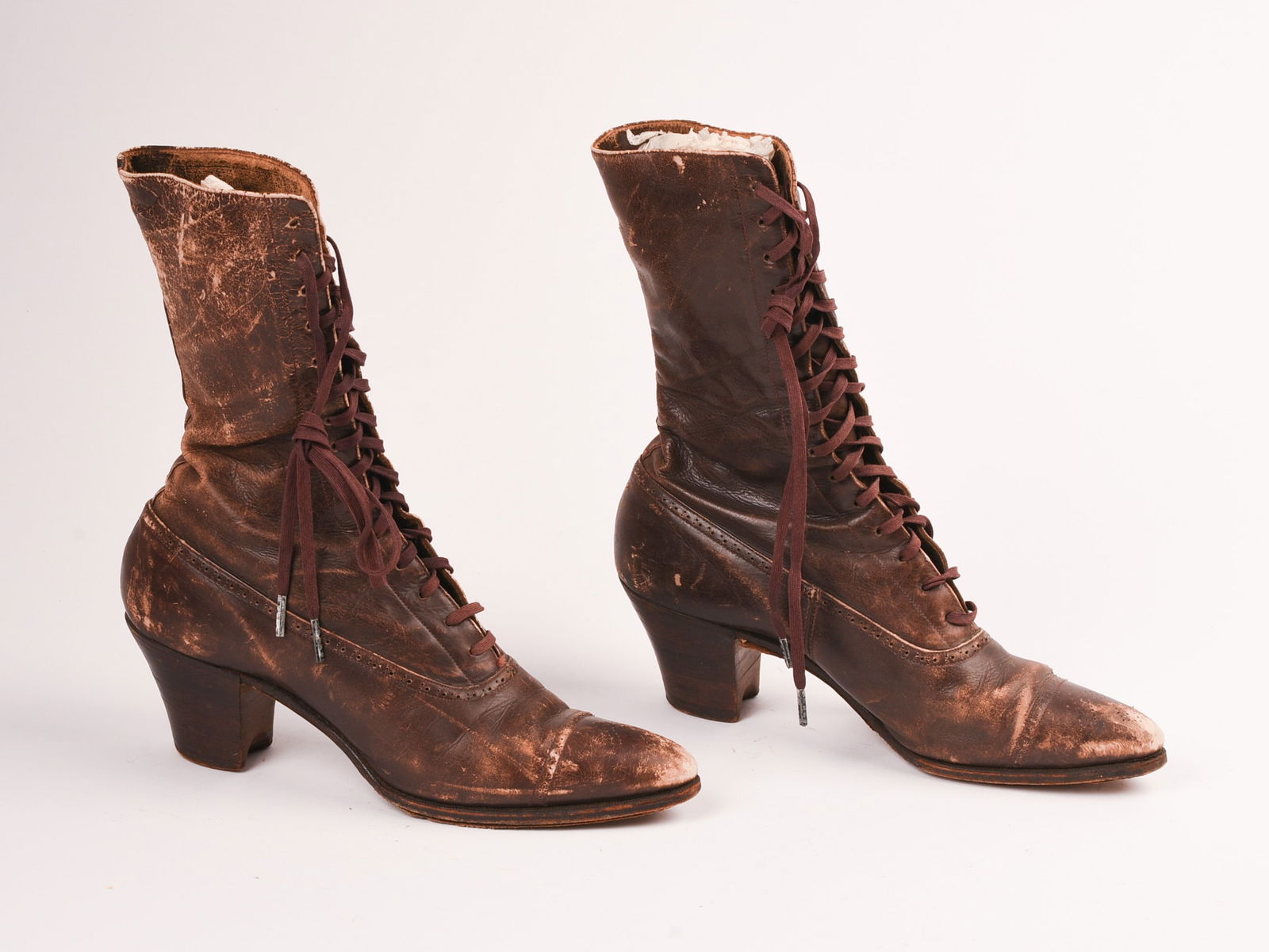 Pair of Antique Women's Lace Up Heeled Leather Boots (1 of 5)