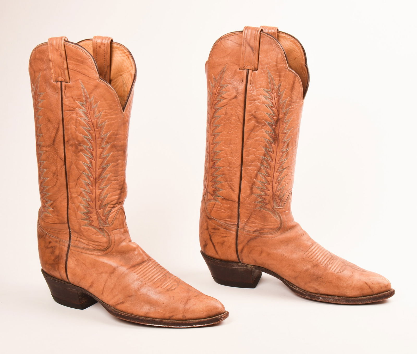 Pair of Tony Lama Cowboy Boots, Size 9. (1 of 6)