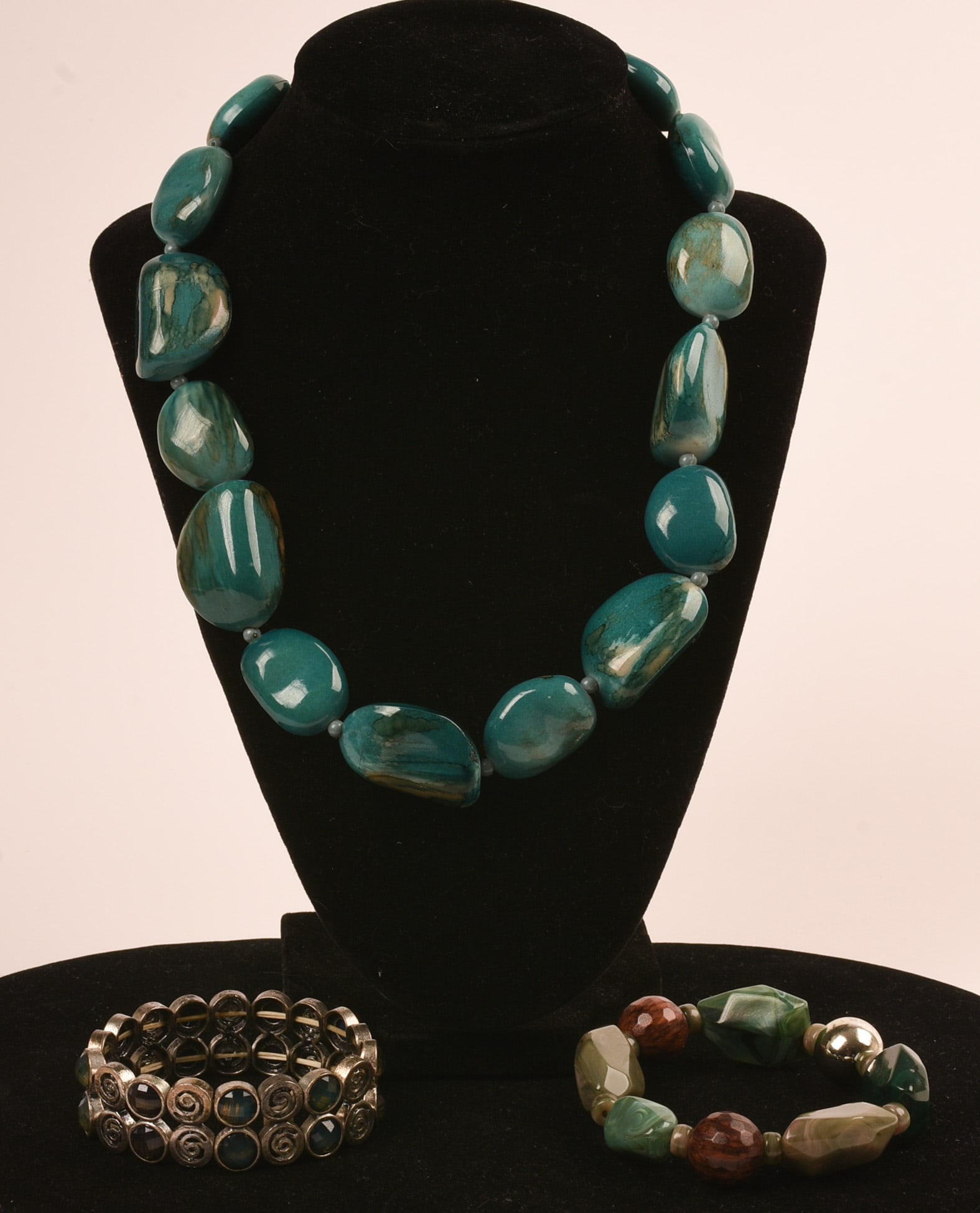 Green Bead Necklace with Silver and Green Stretch Bracelet (1 of 3)