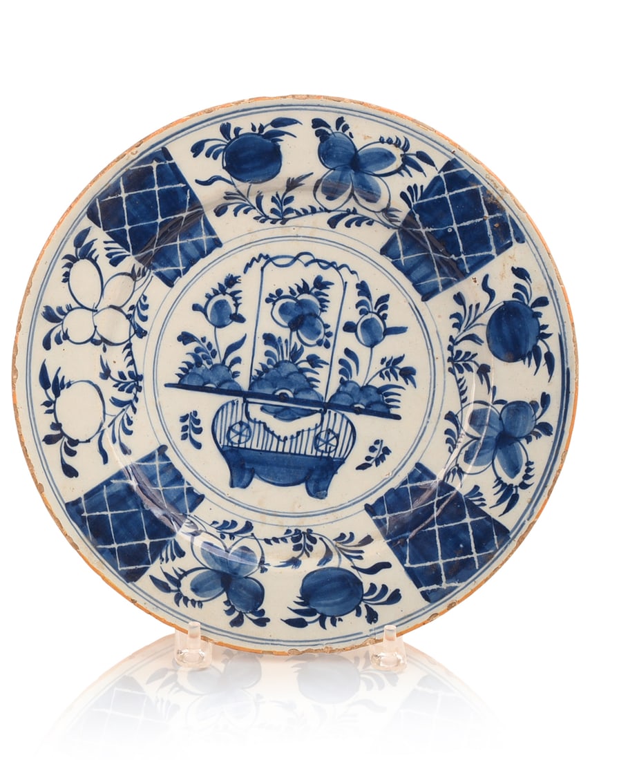 LARGE DUTCH DELFT CHARGER (1 of 2)
