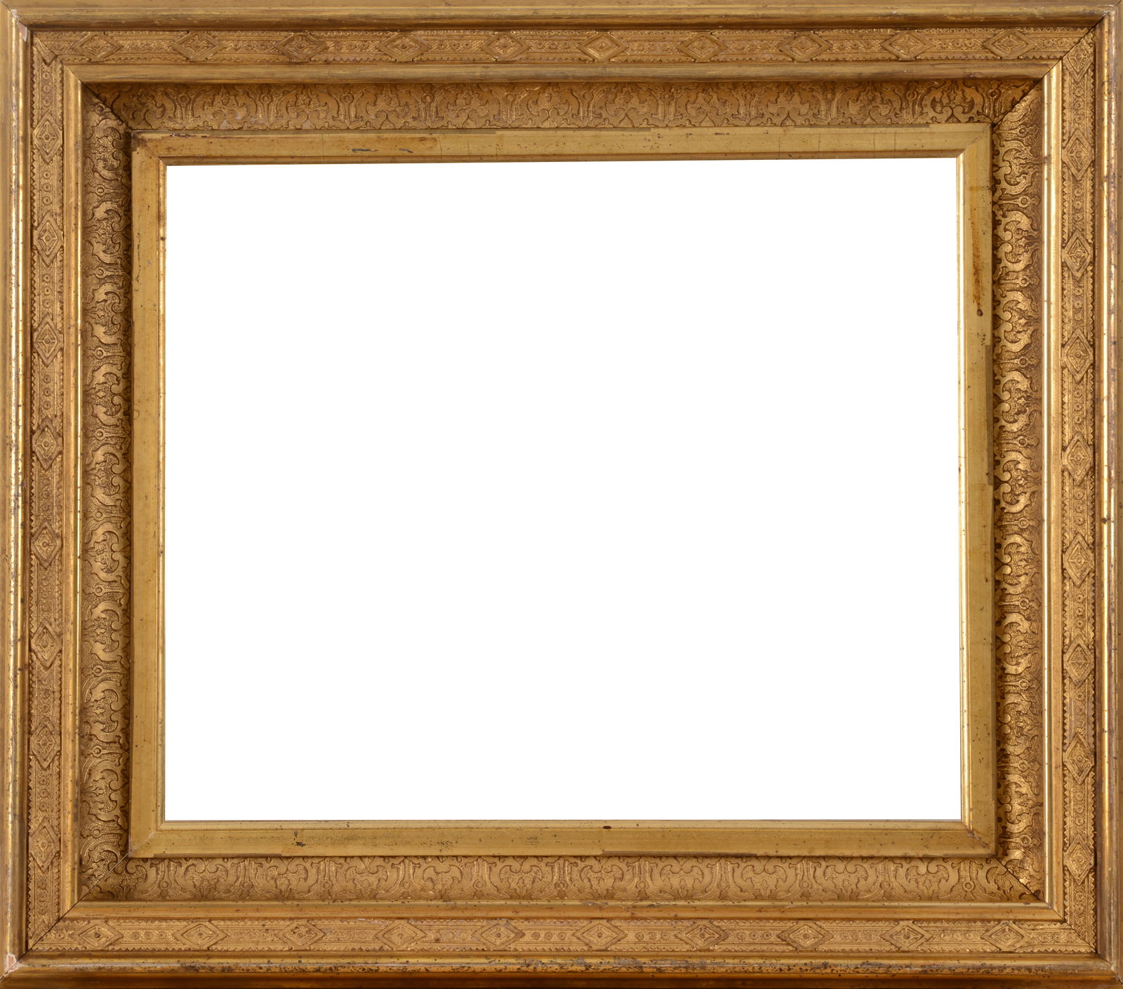 ANTIQUE CARVED GILT FRAME. (1 of 2)