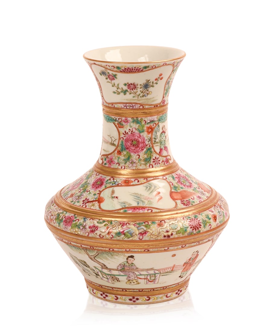 CHINESE FAMILLE ROSE PORCELAIN VASE.: Height 7 inches. Excellent condition.