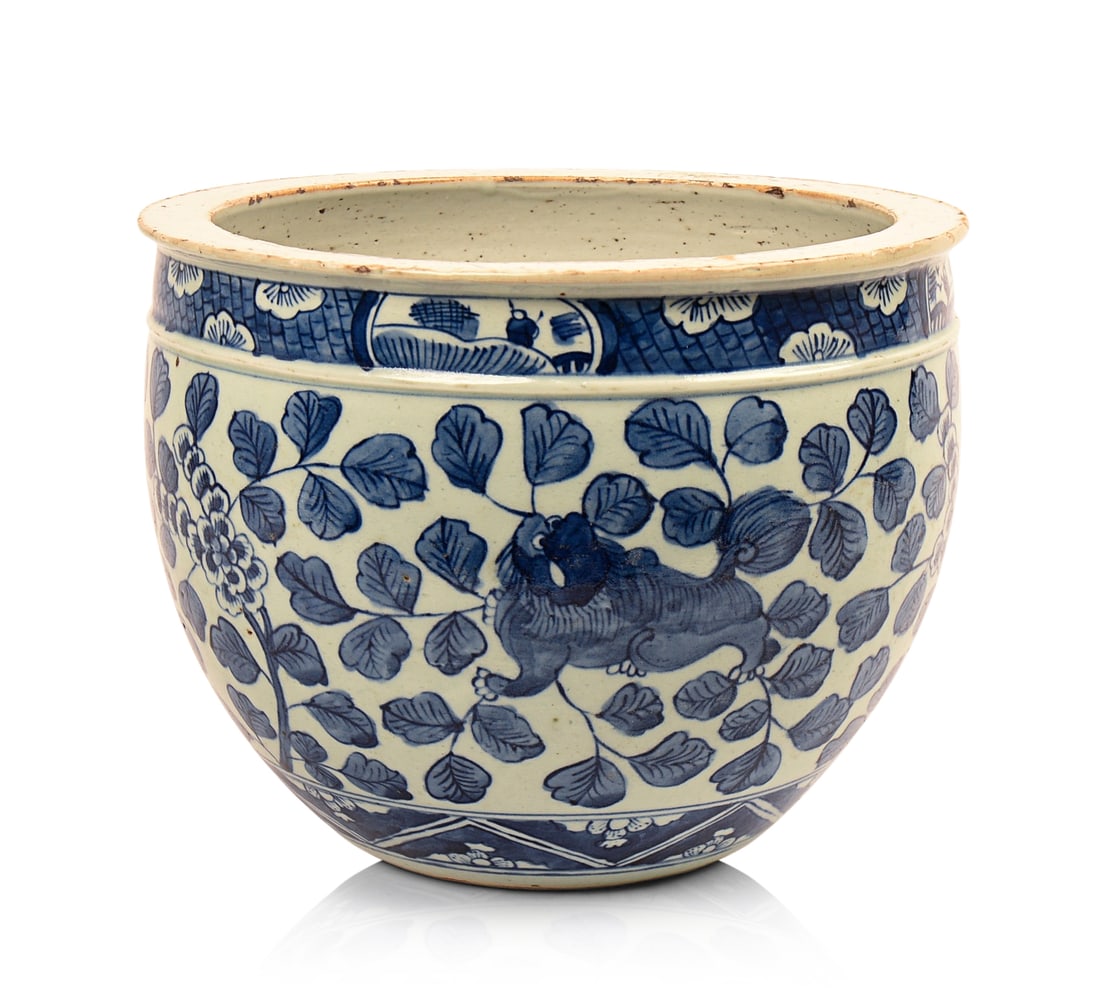 CHINESE BLUE AND WHITE JARDINIERE.: Height 8 inches, diameter 10 inches. Very good condition.